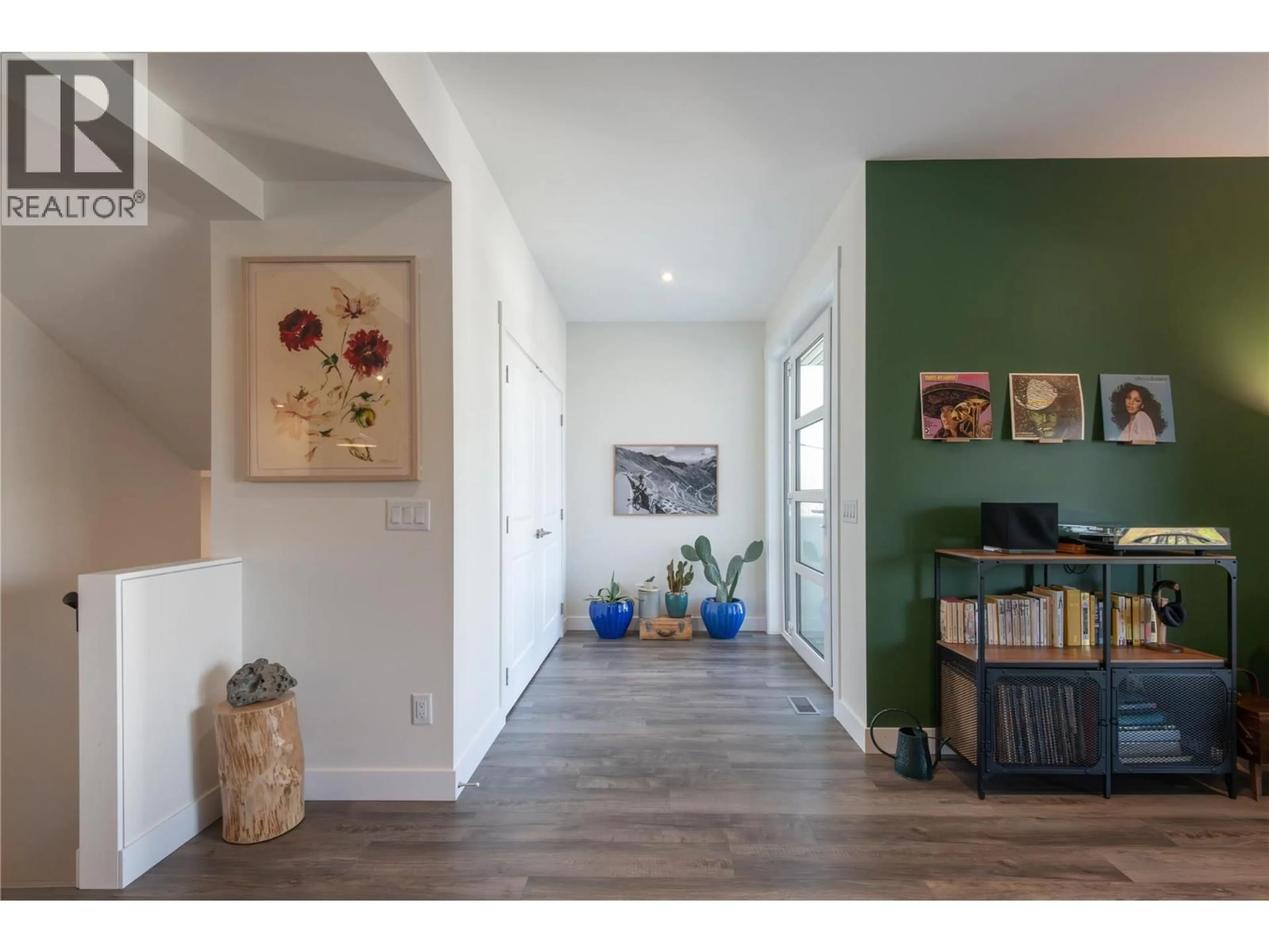 Indoor entryway for 6390 OKANAGAN STREET, Oliver British Columbia V0H1T0