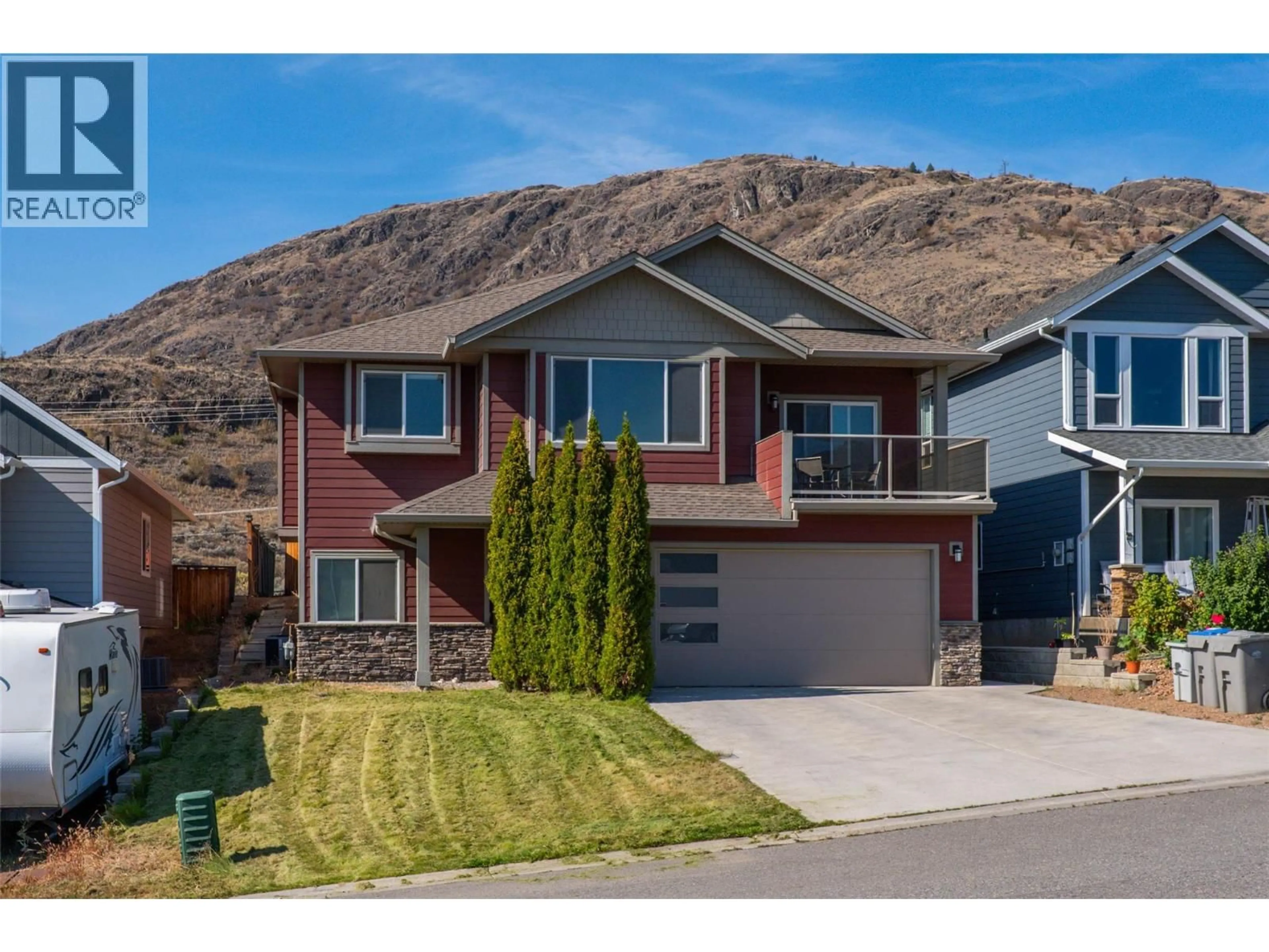 Home with vinyl exterior material, street for 2209 SADDLEBACK DRIVE, Kamloops British Columbia V2B0G7
