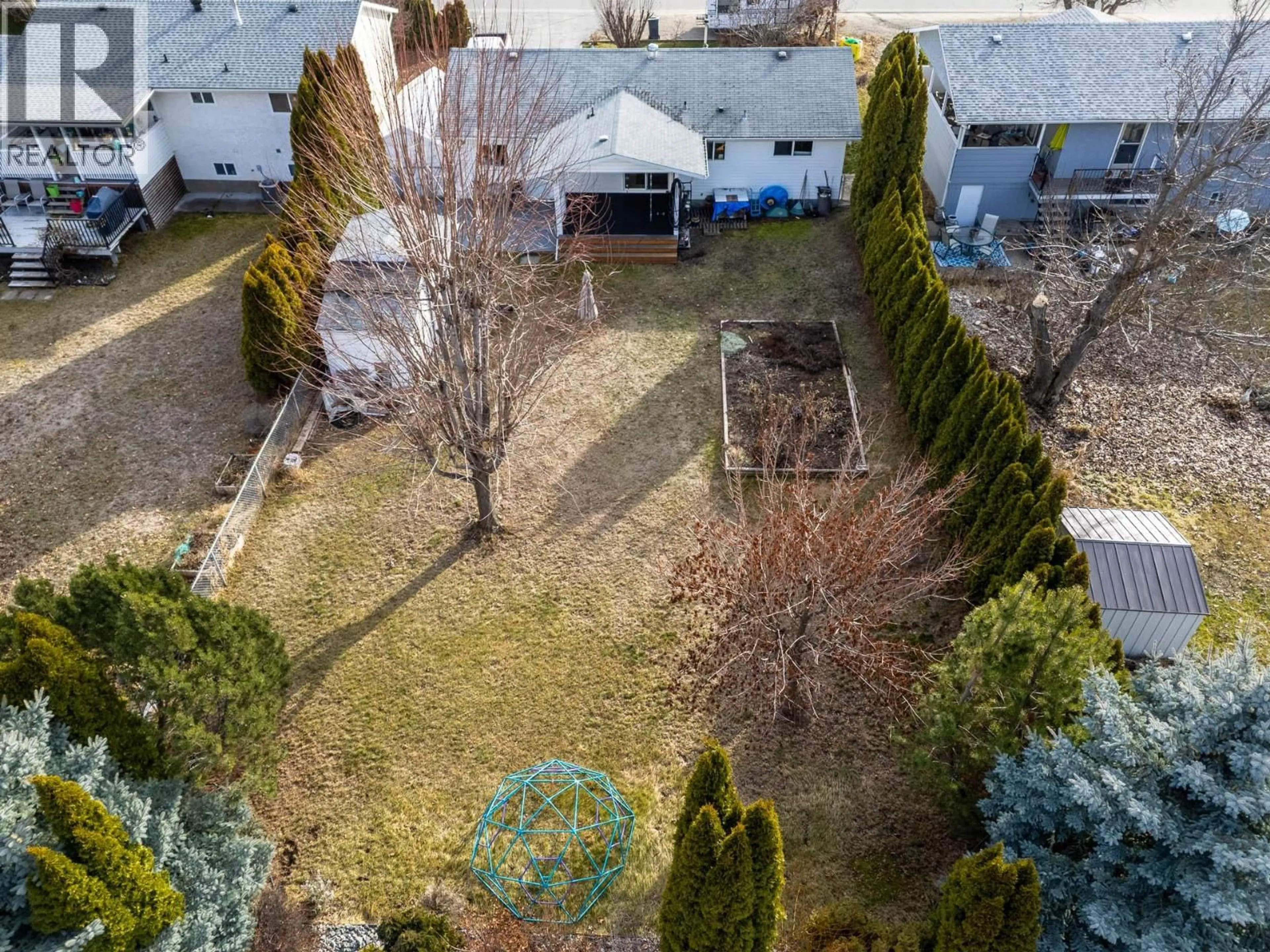 A pic from outside/outdoor area/front of a property/back of a property/a pic from drone, street for 480 MONTEREY ROAD, Kelowna British Columbia V1X1A2