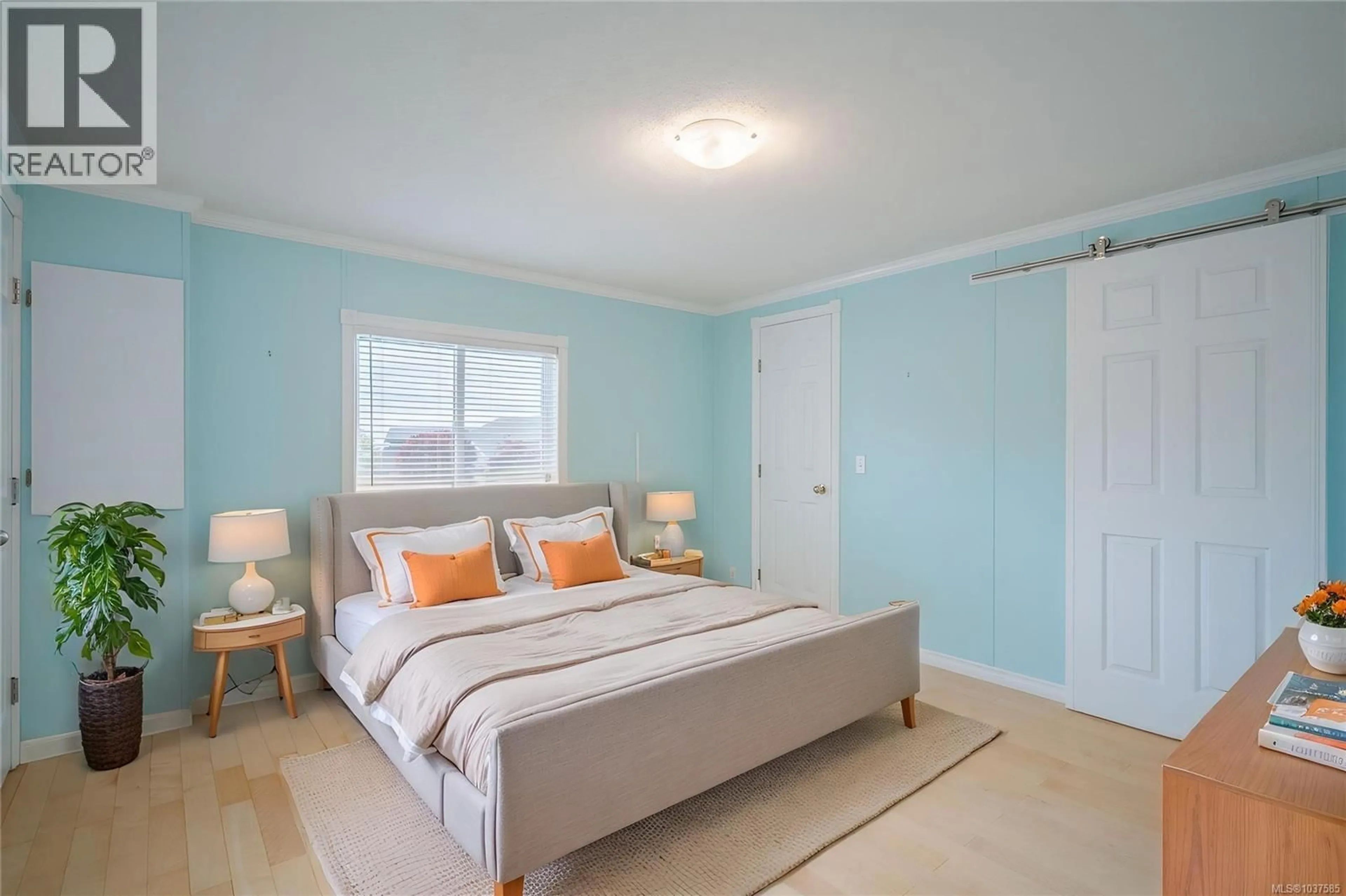 Bedroom with bed, wood/laminate floor for 58 - 2301 ARBOT ROAD, Nanaimo British Columbia V9R5K3