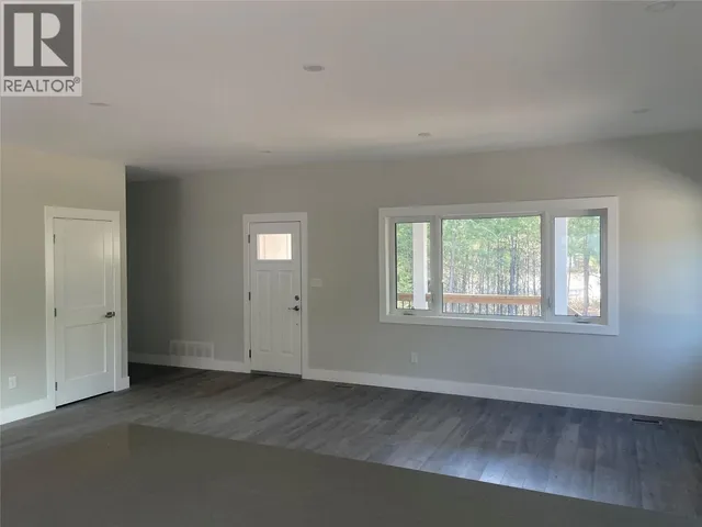 160 3RD AVENUE, Christina Lake 5