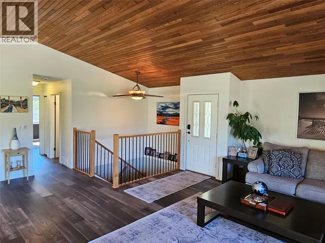 429 3RD AVENUE, Keremeos 5