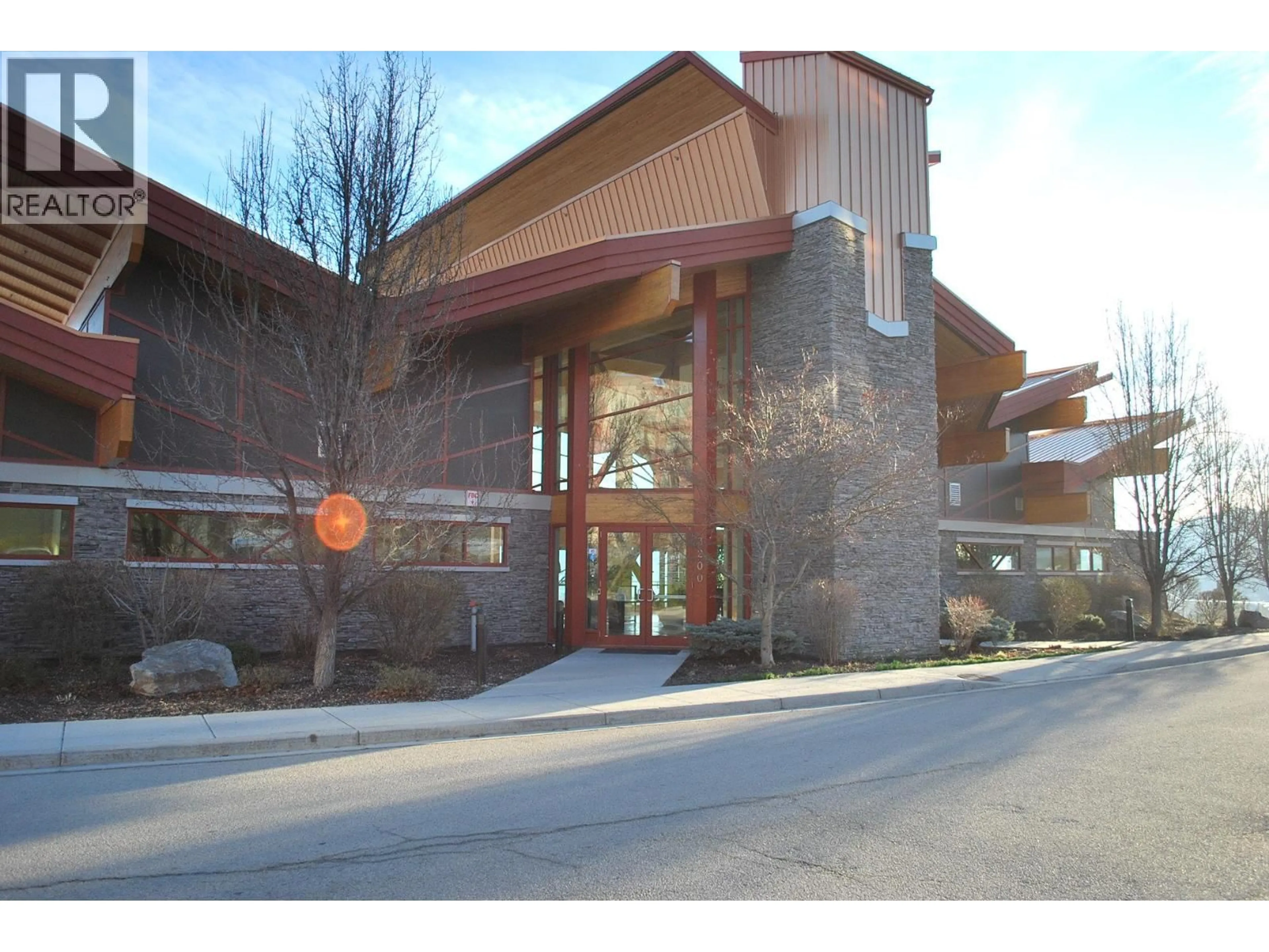 Indoor foyer for 408 - 3220 SKYVIEW LANE, Westbank British Columbia V4T3J4