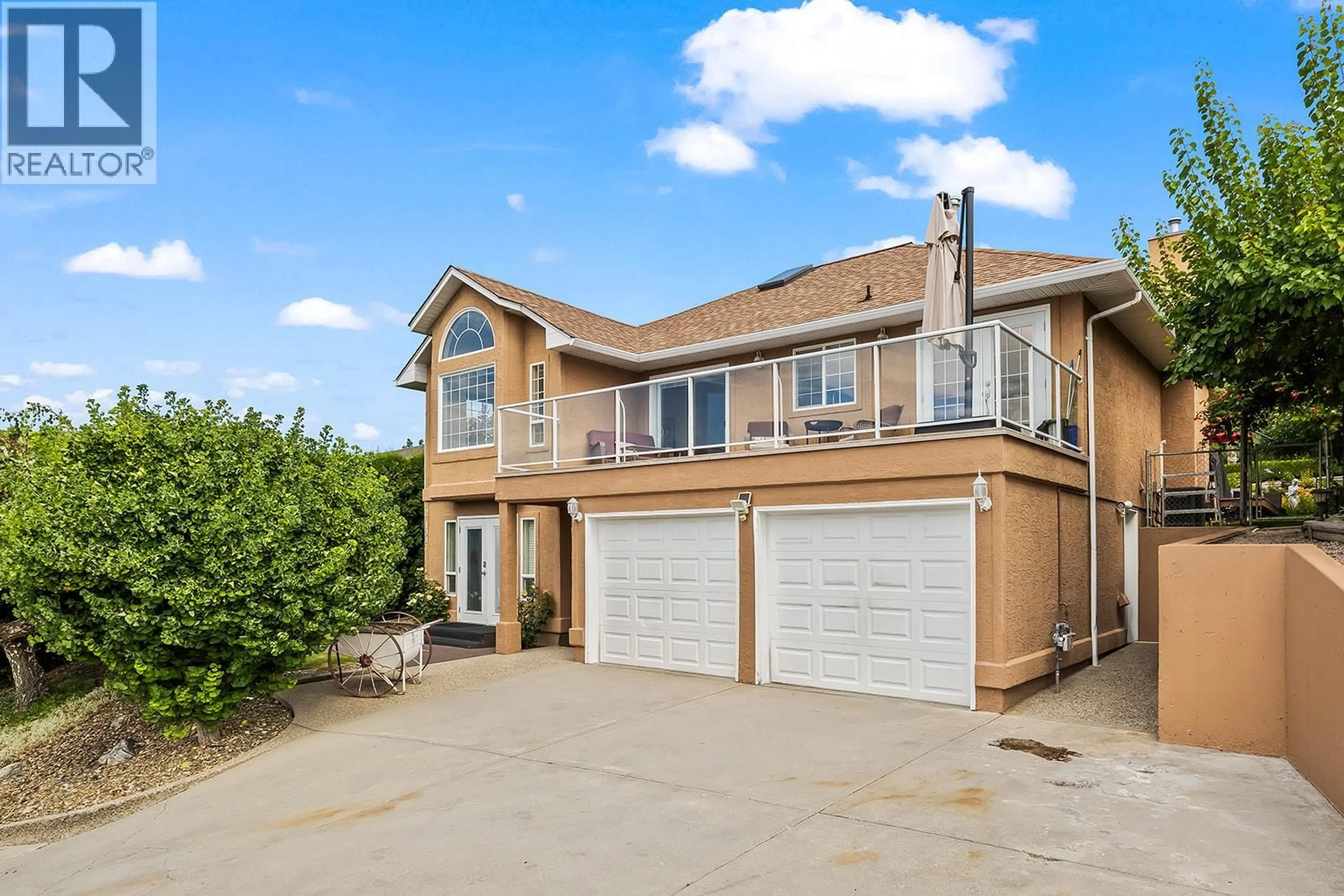 Home with vinyl exterior material, street for 1337 BENTIEN ROAD, Kelowna British Columbia V1X7K3