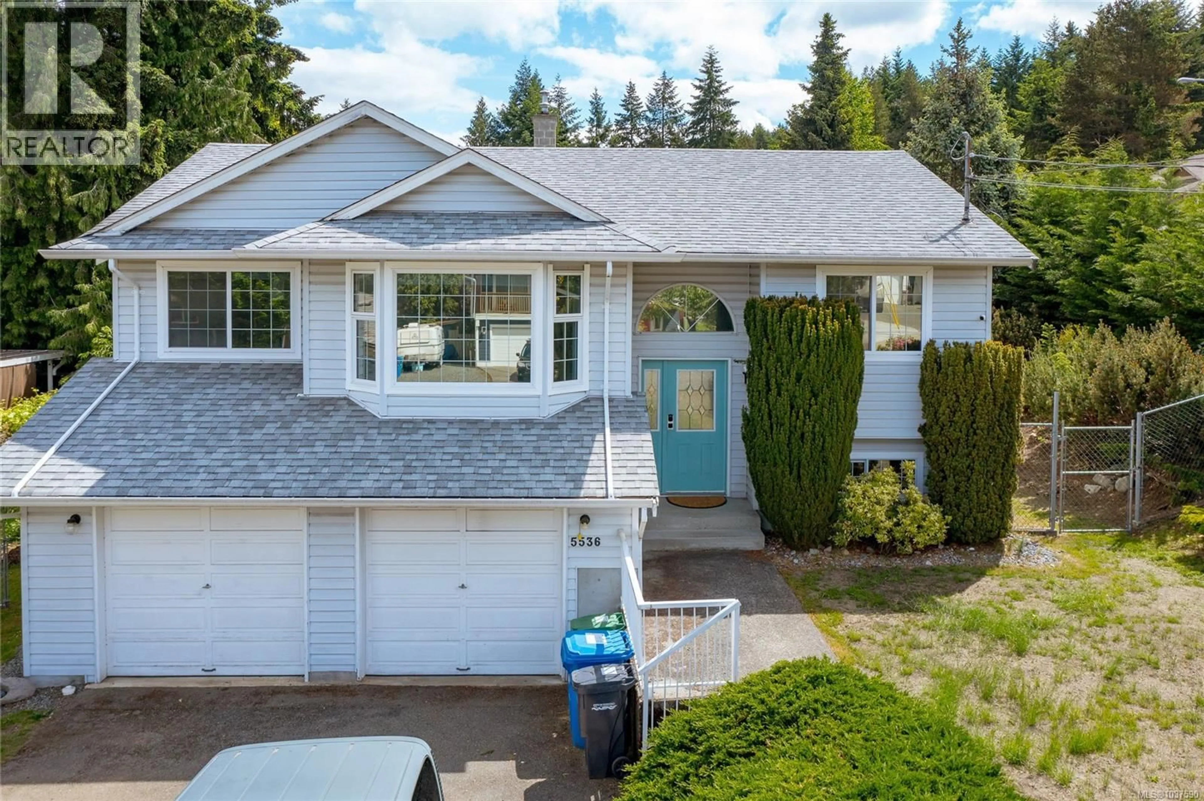 Home with vinyl exterior material, street for 5536 VENTURA DRIVE, Nanaimo British Columbia V9T5M6