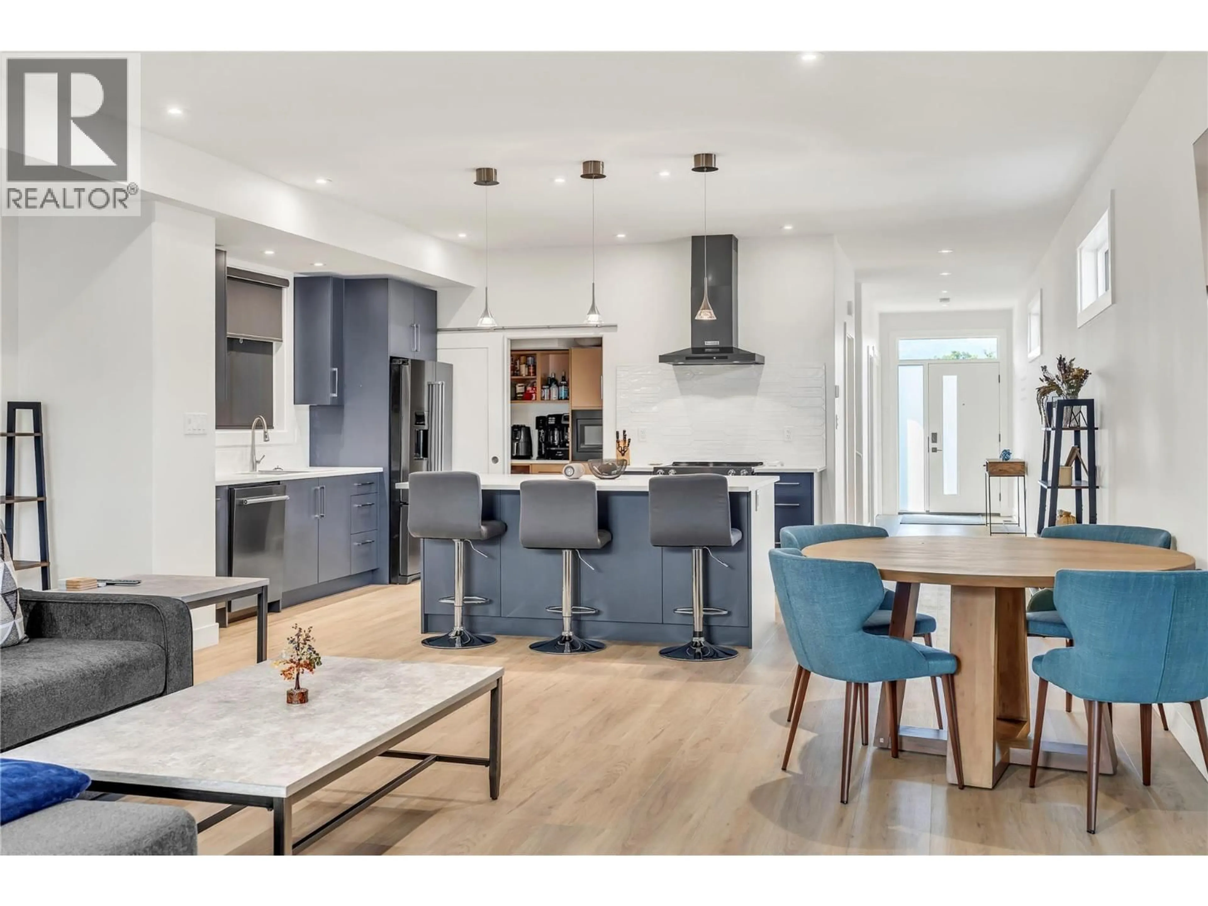 Open concept kitchen, unknown for 565 FORESTBROOK DRIVE, Penticton British Columbia V2A2E5