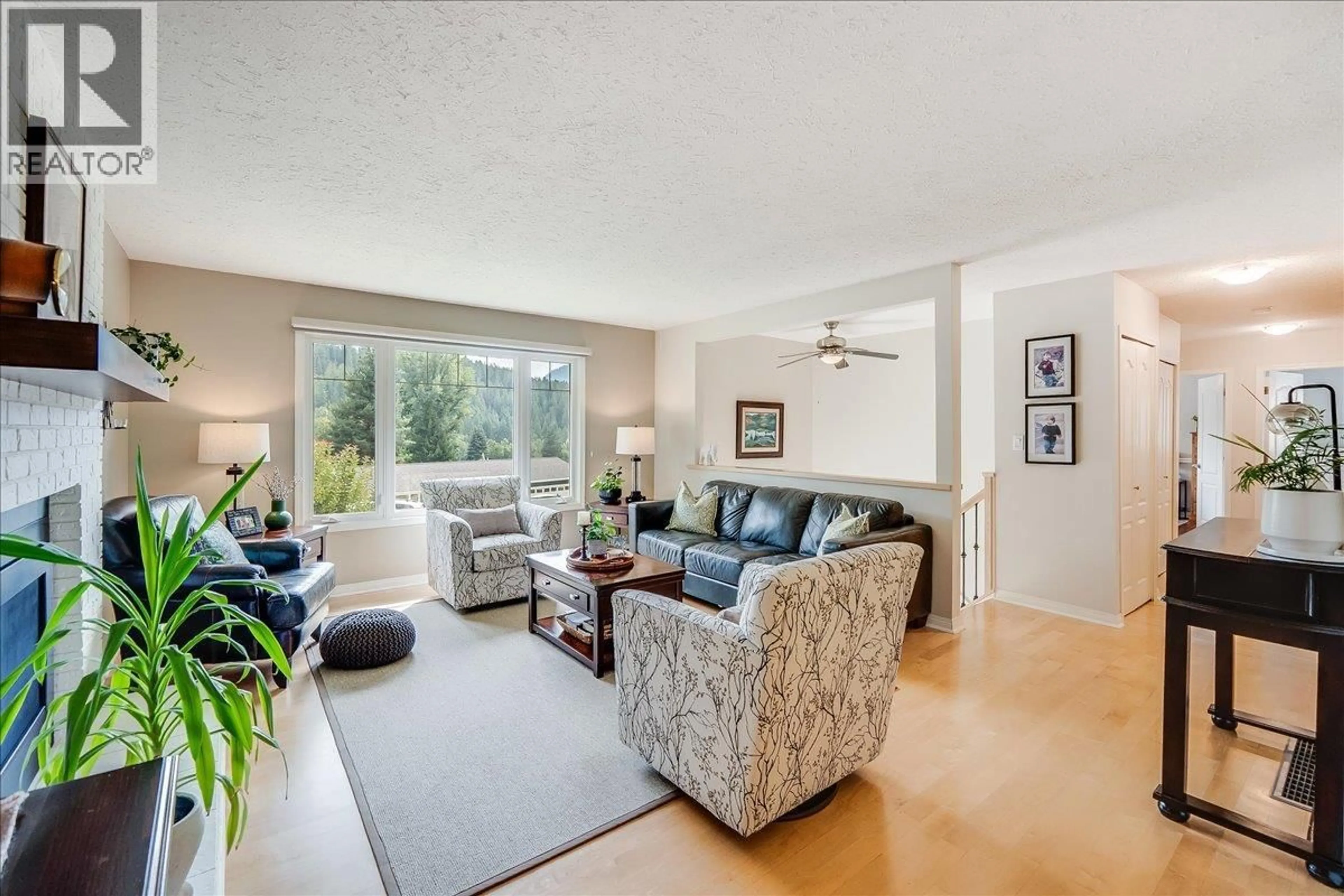 Living room with furniture, unknown for 2321 MCBRIDE STREET, Trail British Columbia V1R3A6