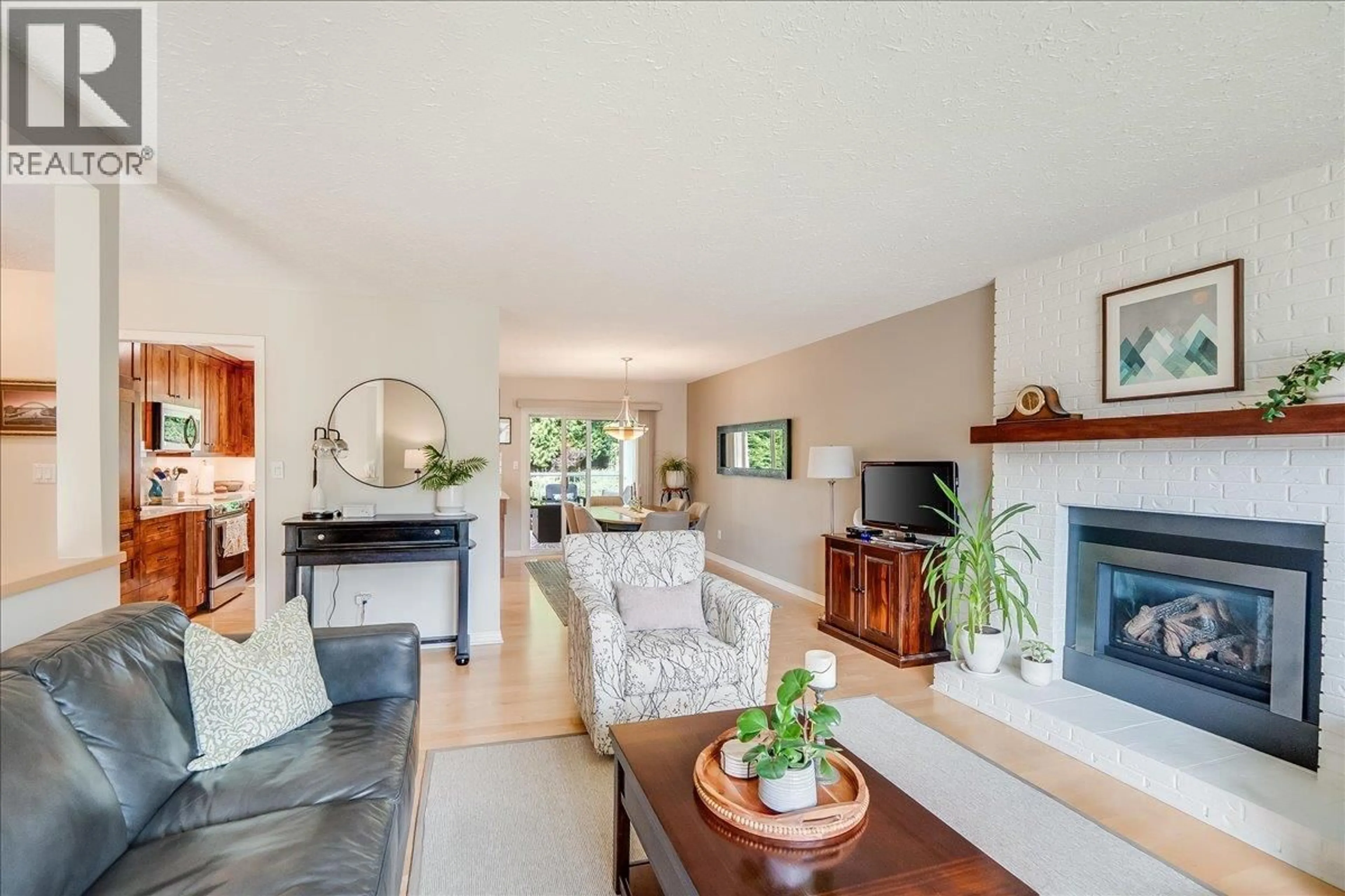 Living room with furniture, unknown for 2321 MCBRIDE STREET, Trail British Columbia V1R3A6