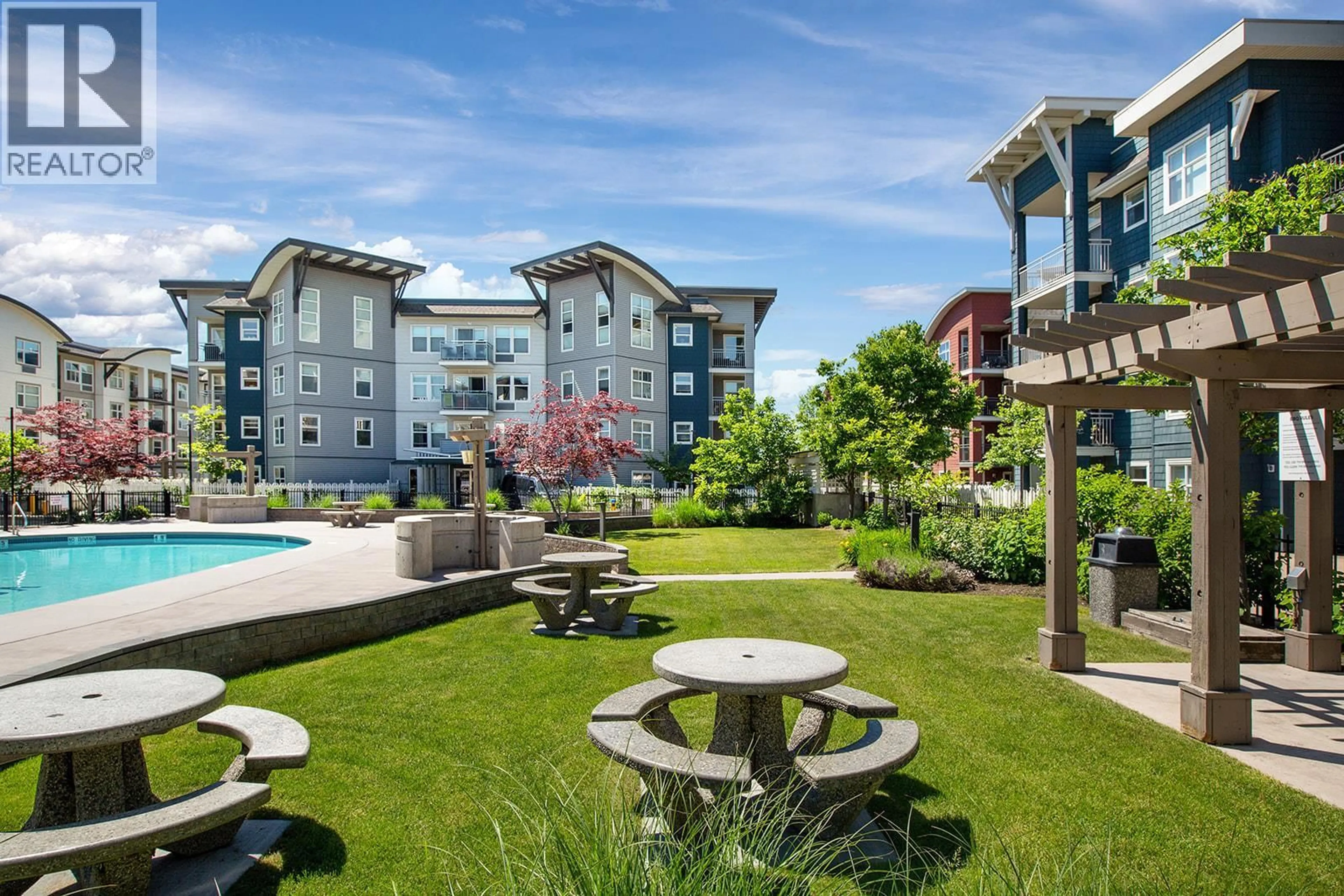 Patio, water/lake/river/ocean view for 100 - 533 YATES ROAD, Kelowna British Columbia V1V2T7