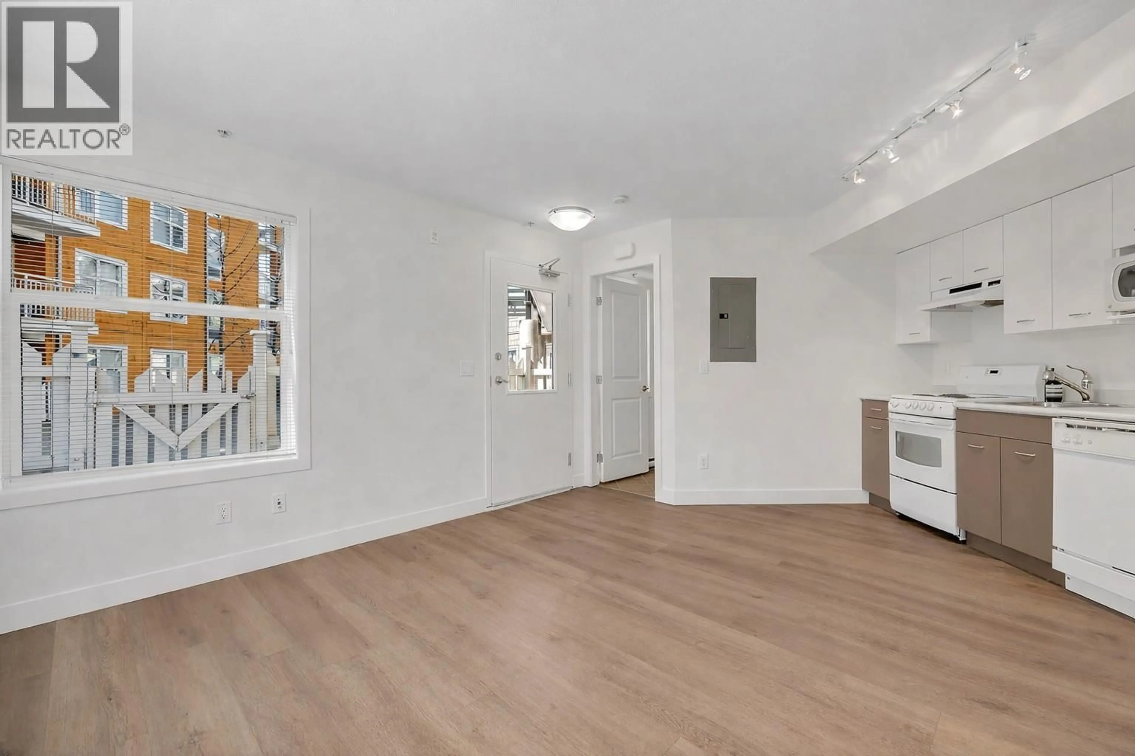 A pic of a room for 100 - 533 YATES ROAD, Kelowna British Columbia V1V2T7