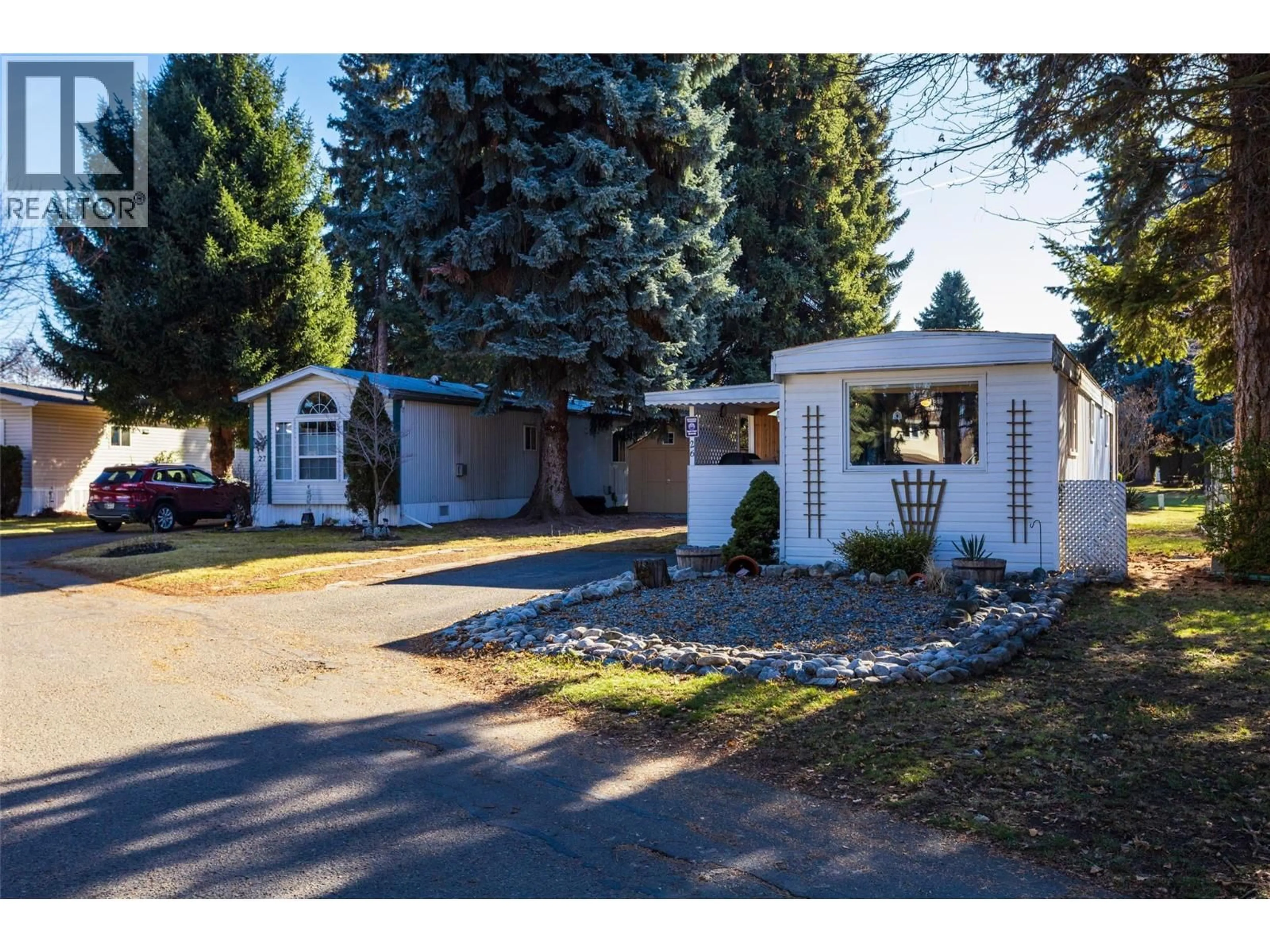 Home with vinyl exterior material, street for 26 - 3535 CASORSO ROAD, Kelowna British Columbia V1W3E1
