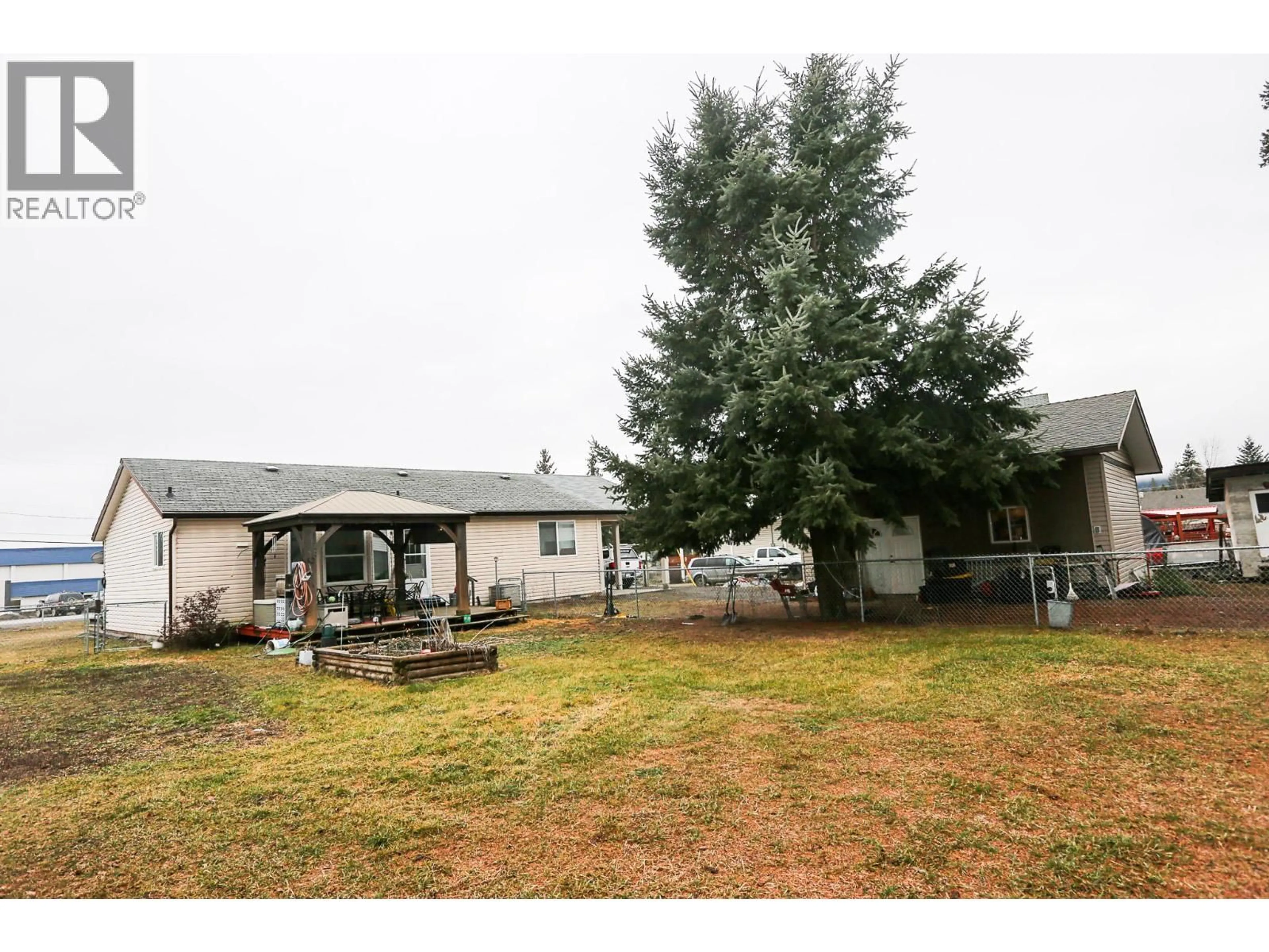 A pic from outside/outdoor area/front of a property/back of a property/a pic from drone, unknown for 4820 BARRIERE TOWN ROAD, Barriere British Columbia V0E1E0