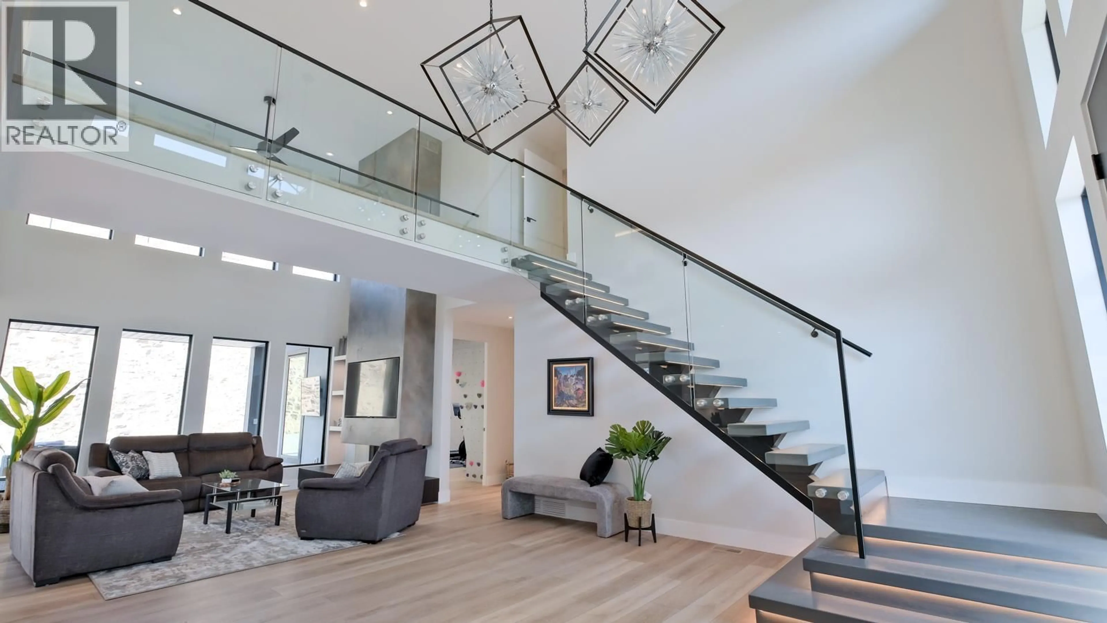 Unknown for 740 PINEHAVEN COURT, Kelowna British Columbia V1V2Y3