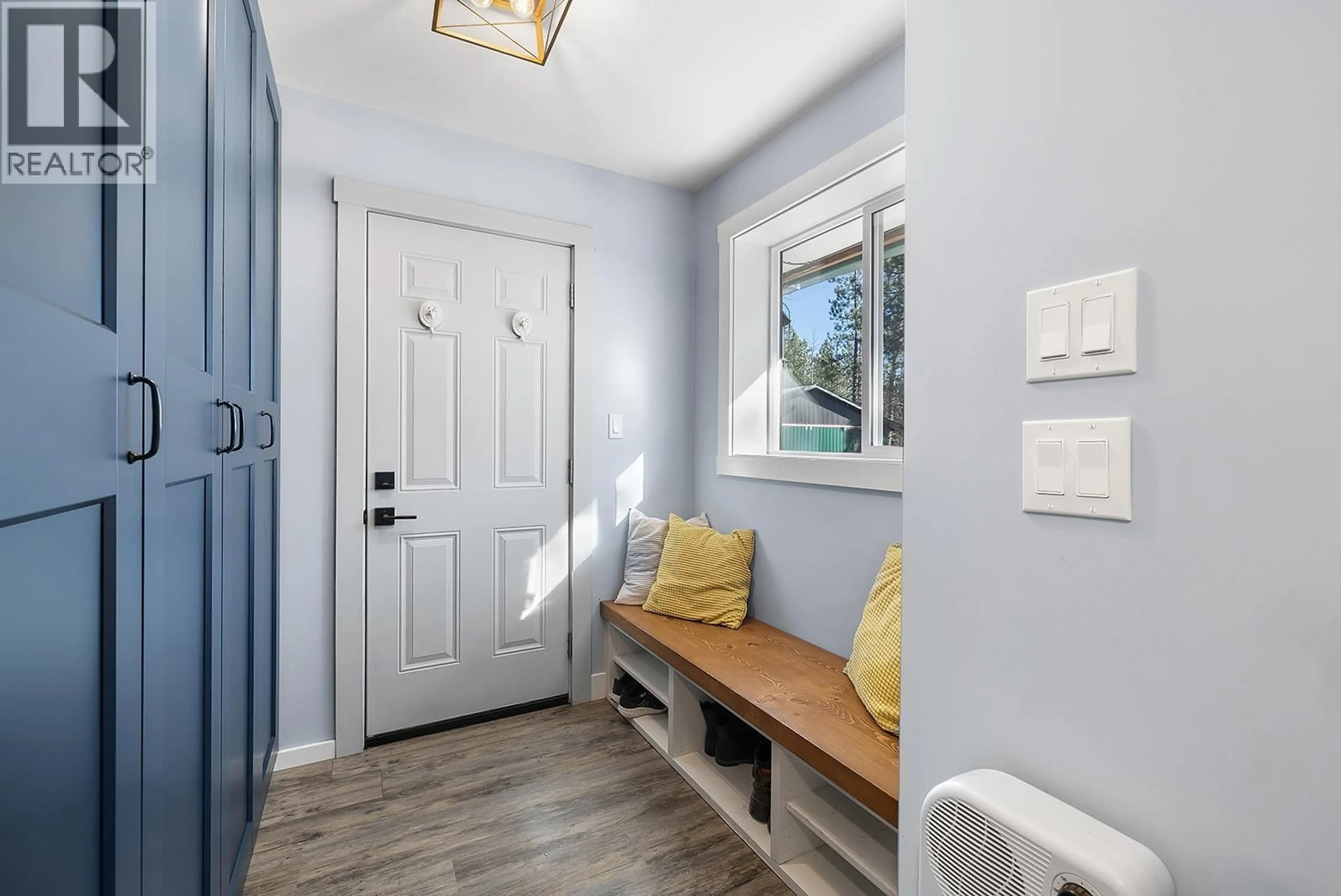 Indoor entryway for 7502 HIGHWAY 95A OTHER, Kimberley British Columbia V1A3L4