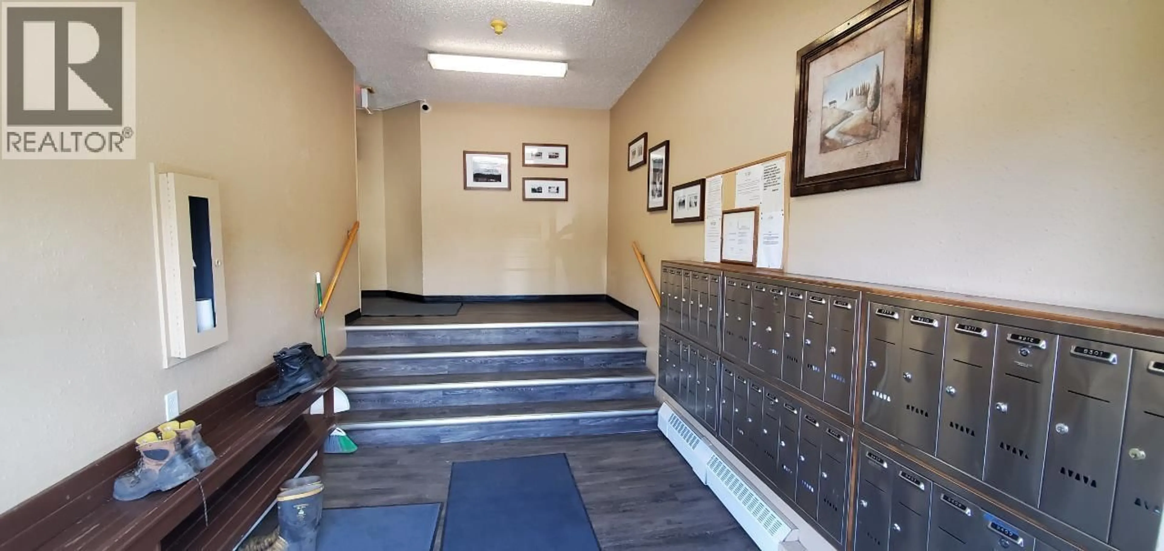 Indoor foyer for 407A - 1299 PONDEROSA DRIVE, Sparwood British Columbia V0B2G2