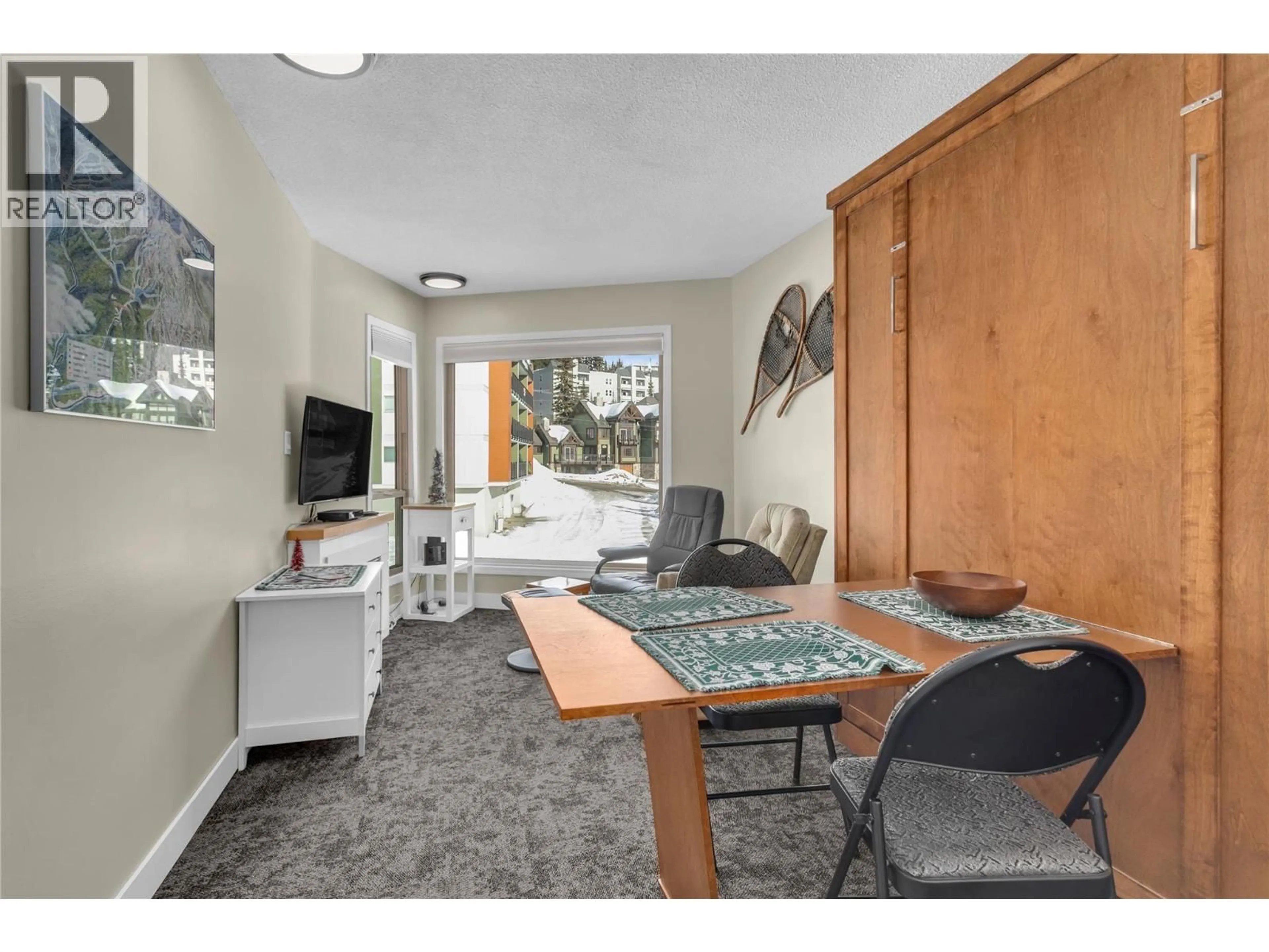 Living room with furniture, unknown for 328 - 5375 BIG WHITE ROAD, Big White British Columbia V1P1P3