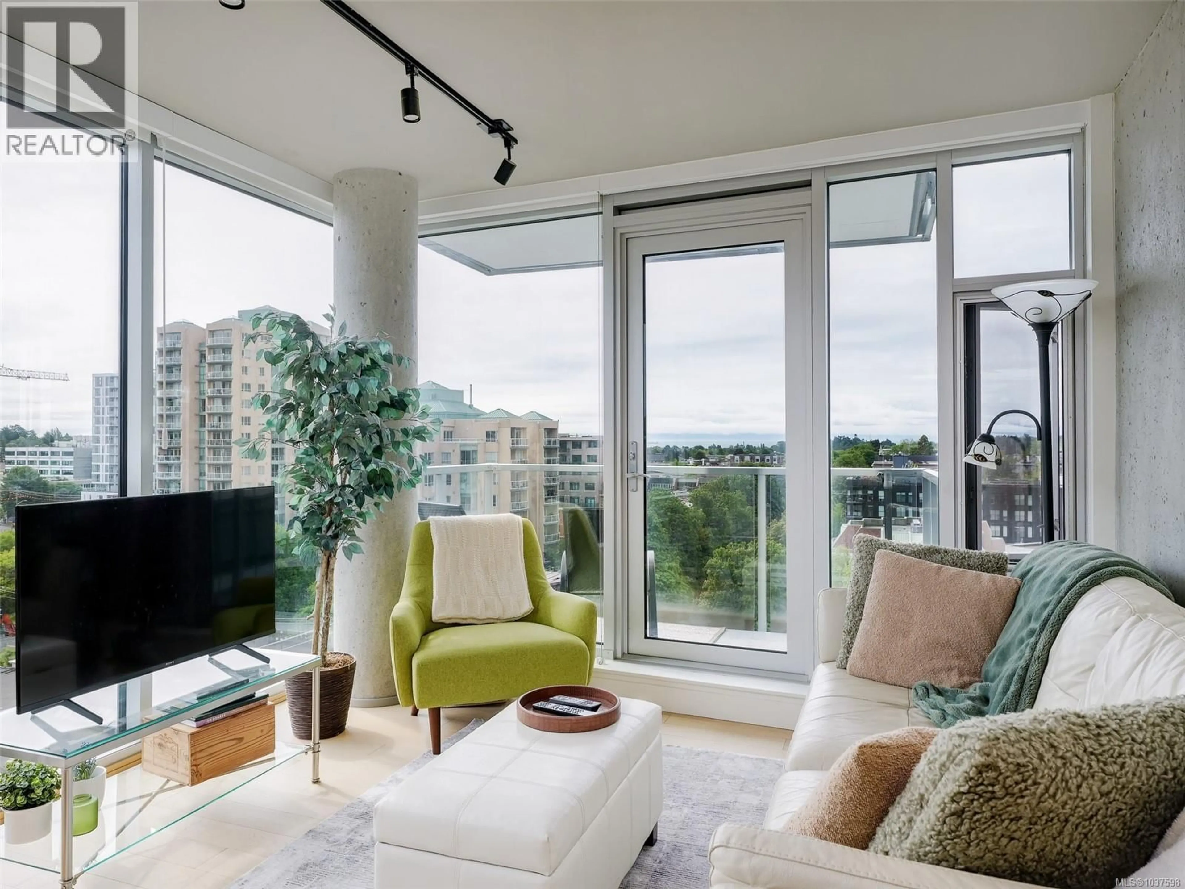 Living room with furniture, unknown for 813 - 989 JOHNSON STREET, Victoria British Columbia V8V0E3