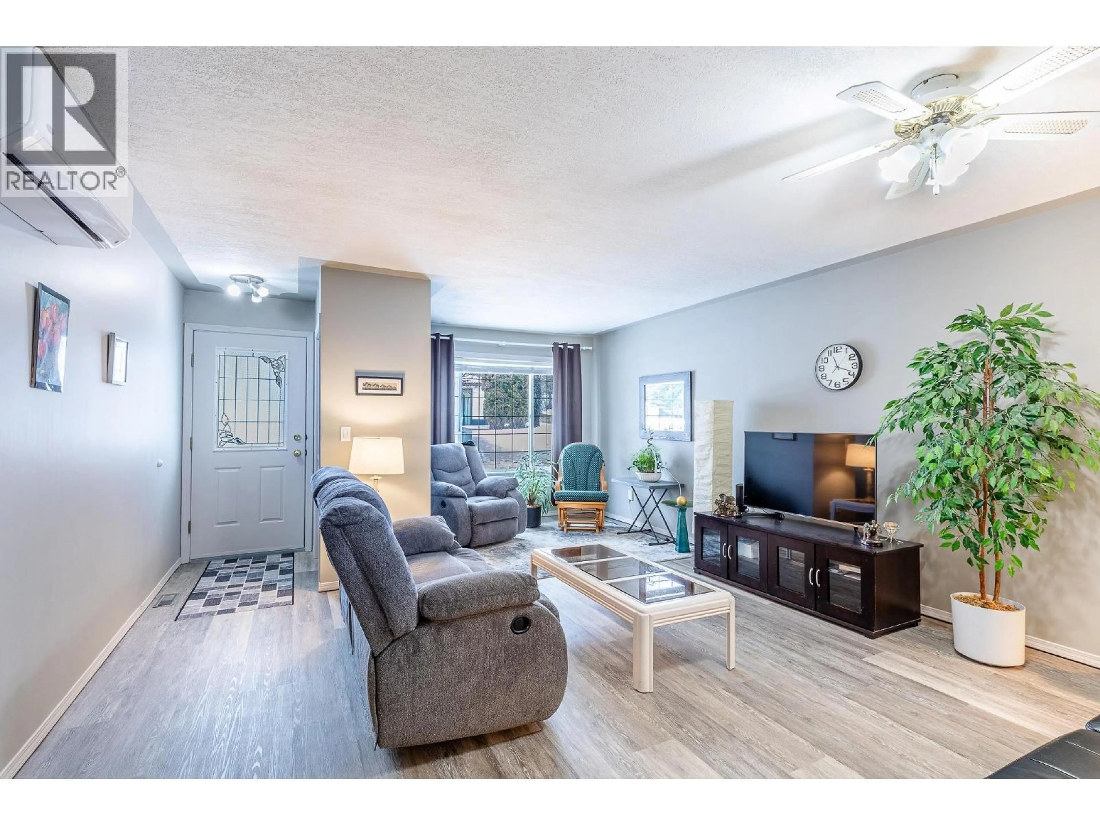 Living room with furniture, unknown for 5 - 1434 MURDOCH STREET, Creston British Columbia V0B1G5