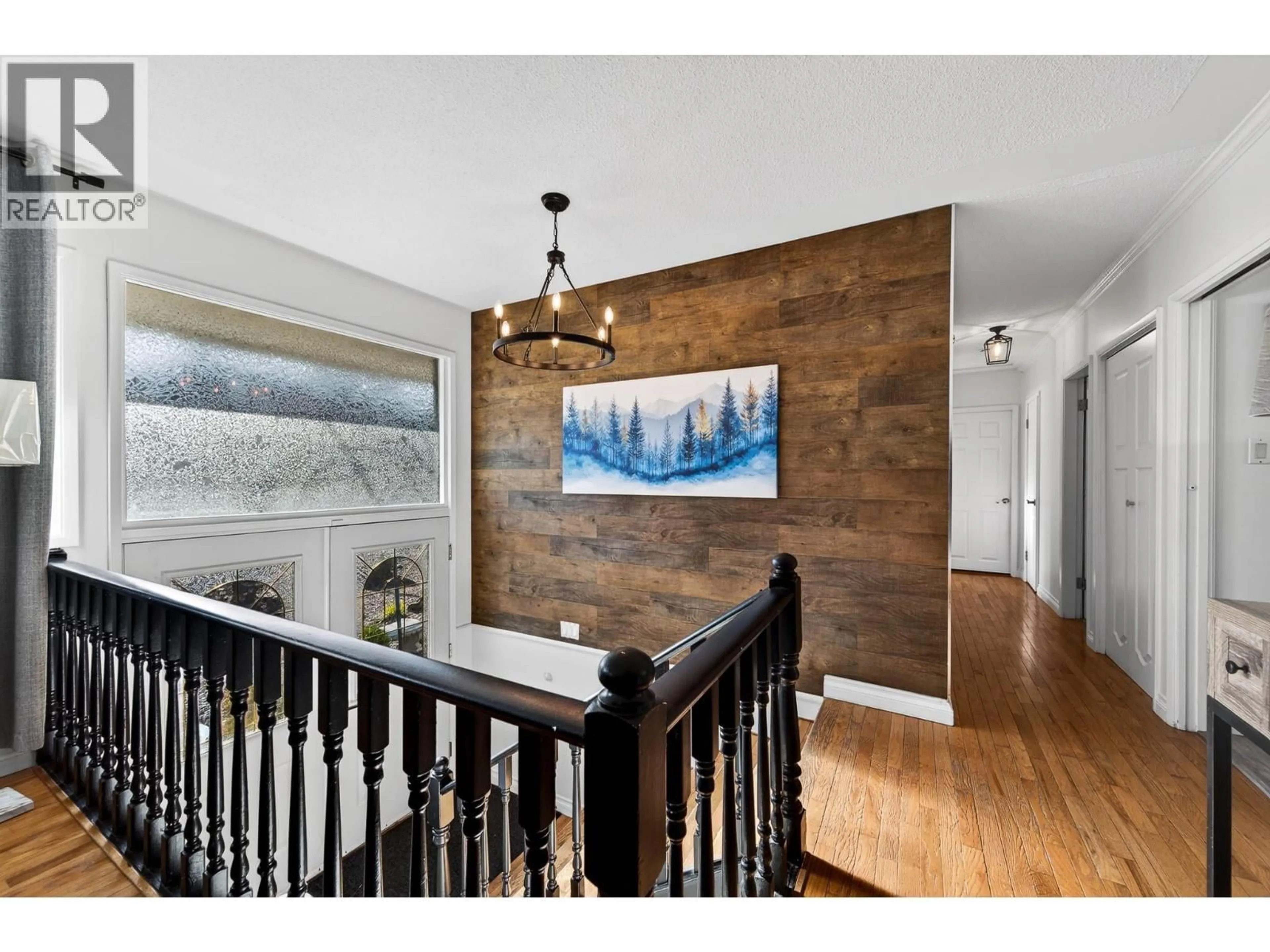 Indoor entryway for 1886 VALLEYVIEW DRIVE, Kamloops British Columbia V2C4B9