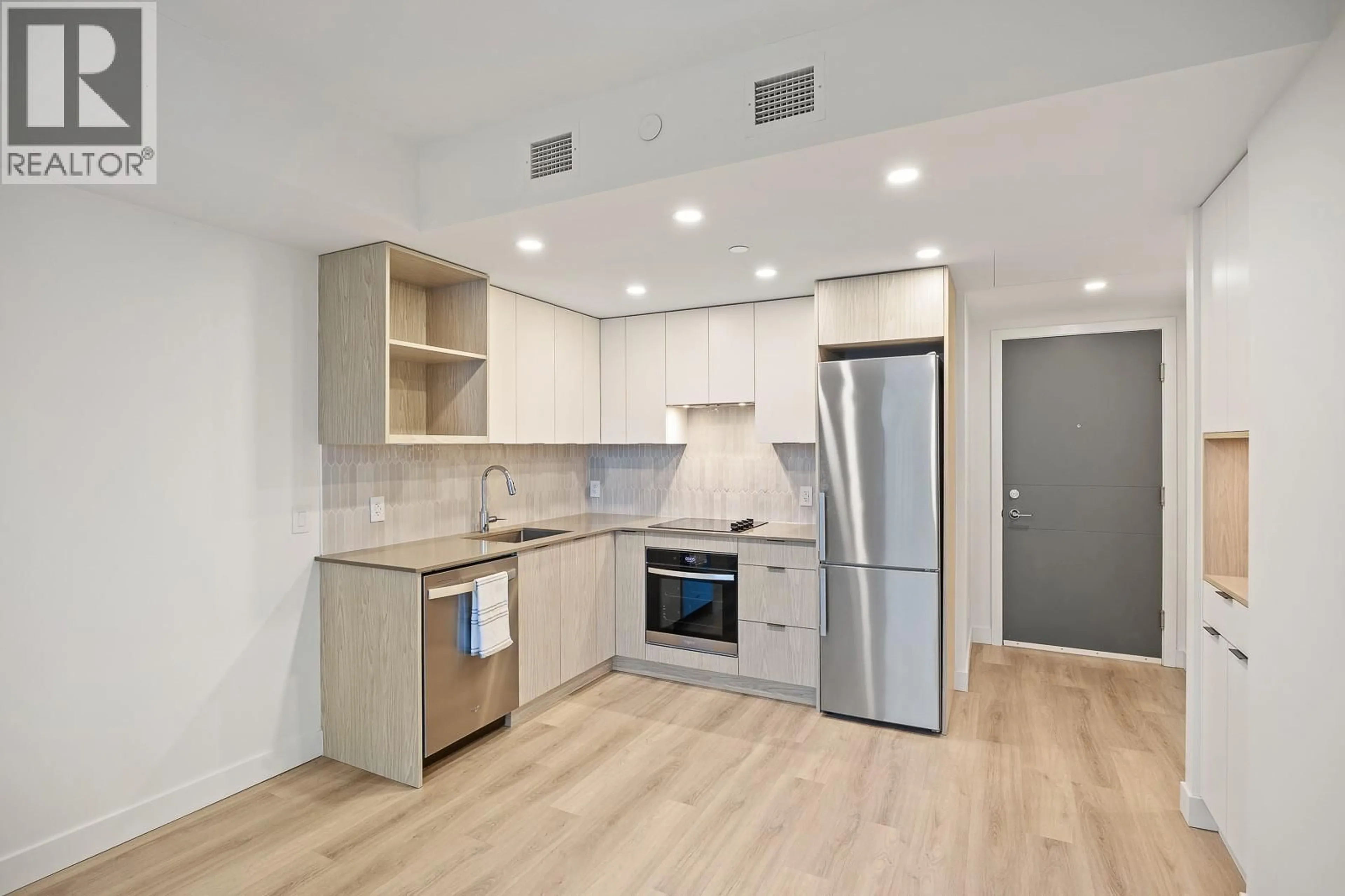 Standard kitchen, unknown for 1709 - 1488 BERTRAM STREET, Kelowna British Columbia V1Y0M6