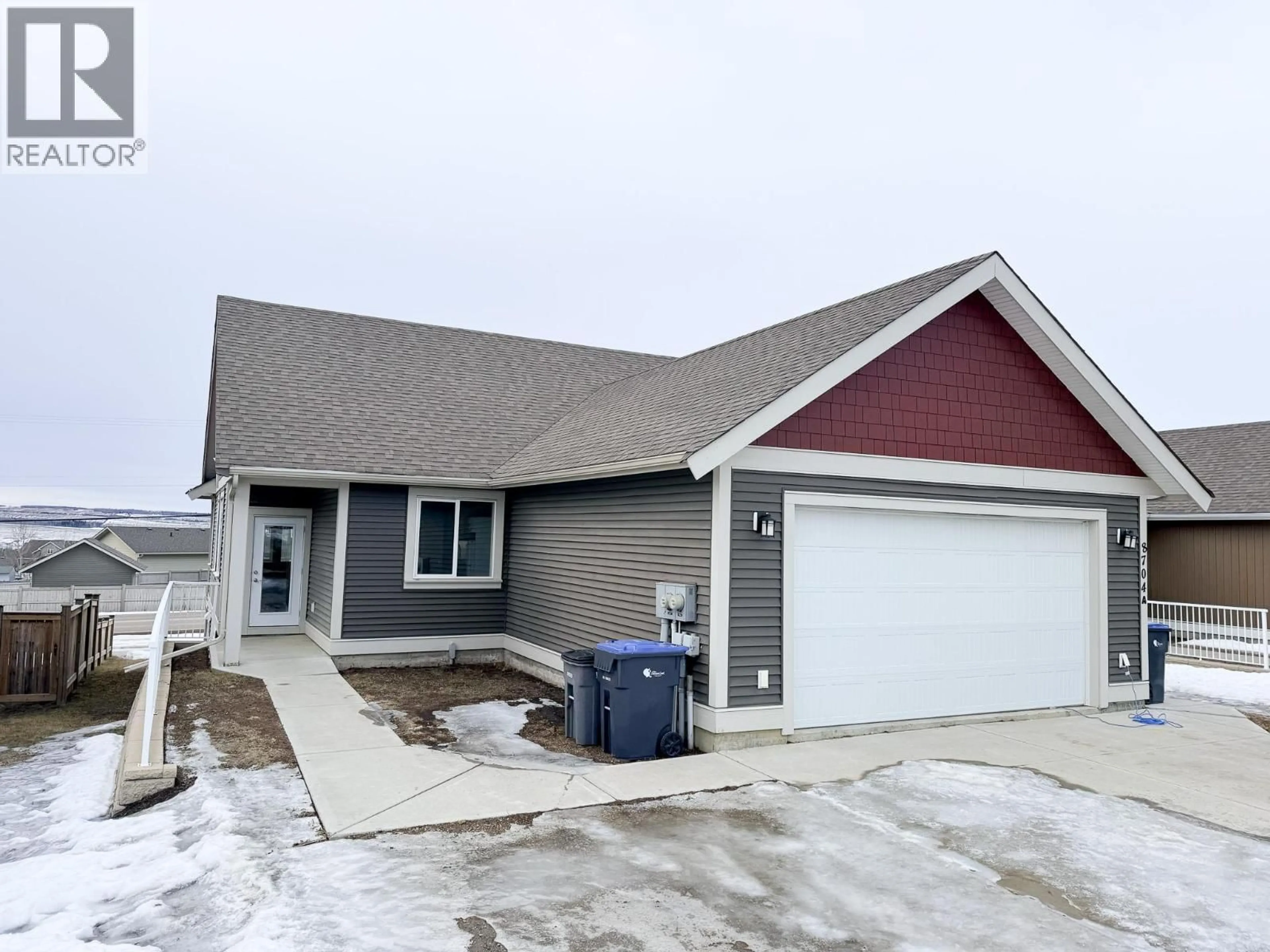 Home with vinyl exterior material, street for 8704 17 STREET, Dawson Creek British Columbia V1G0H1