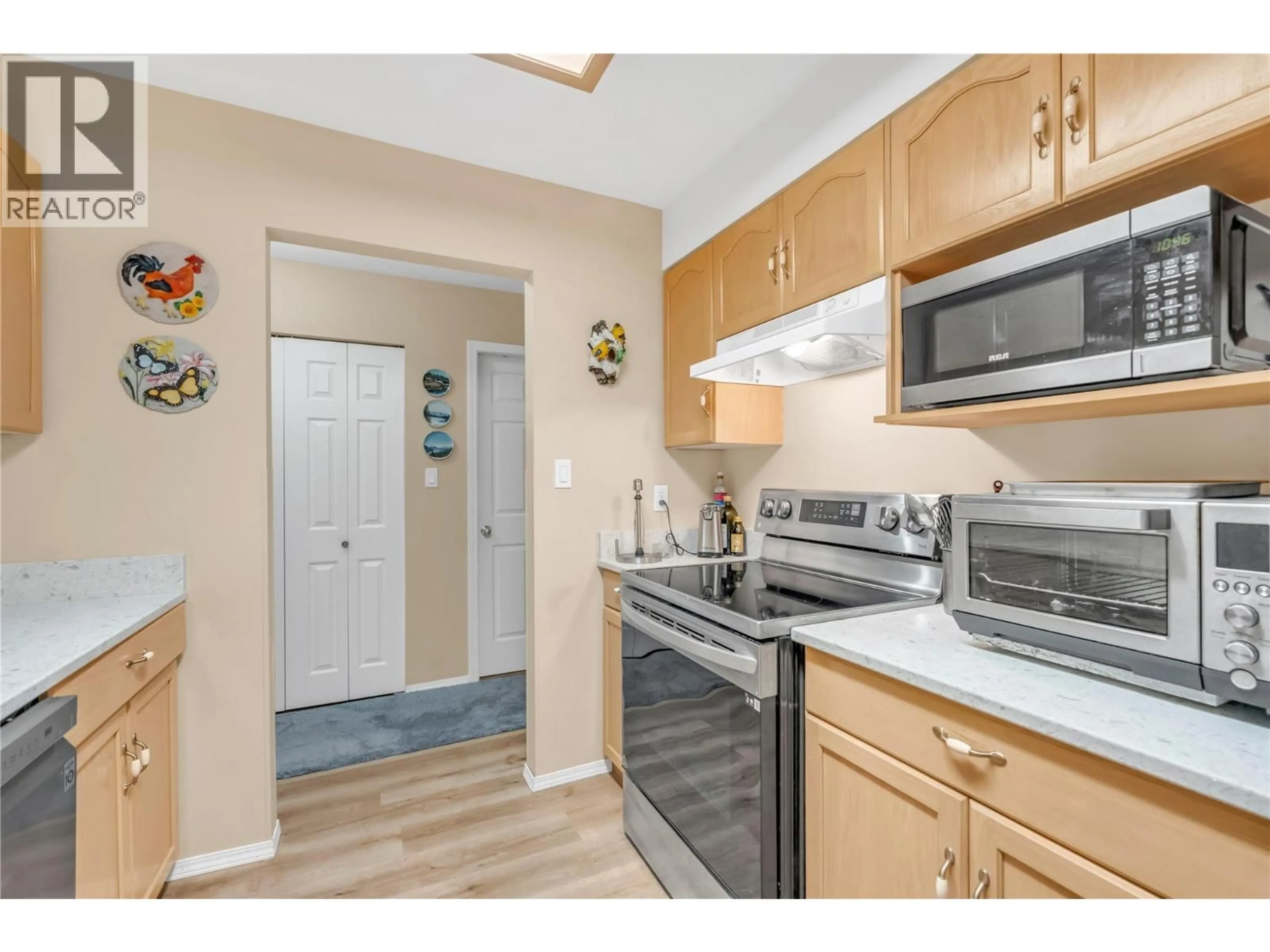 Standard kitchen, unknown for 103 - 202 EDMONTON AVENUE, Penticton British Columbia V2A2G8