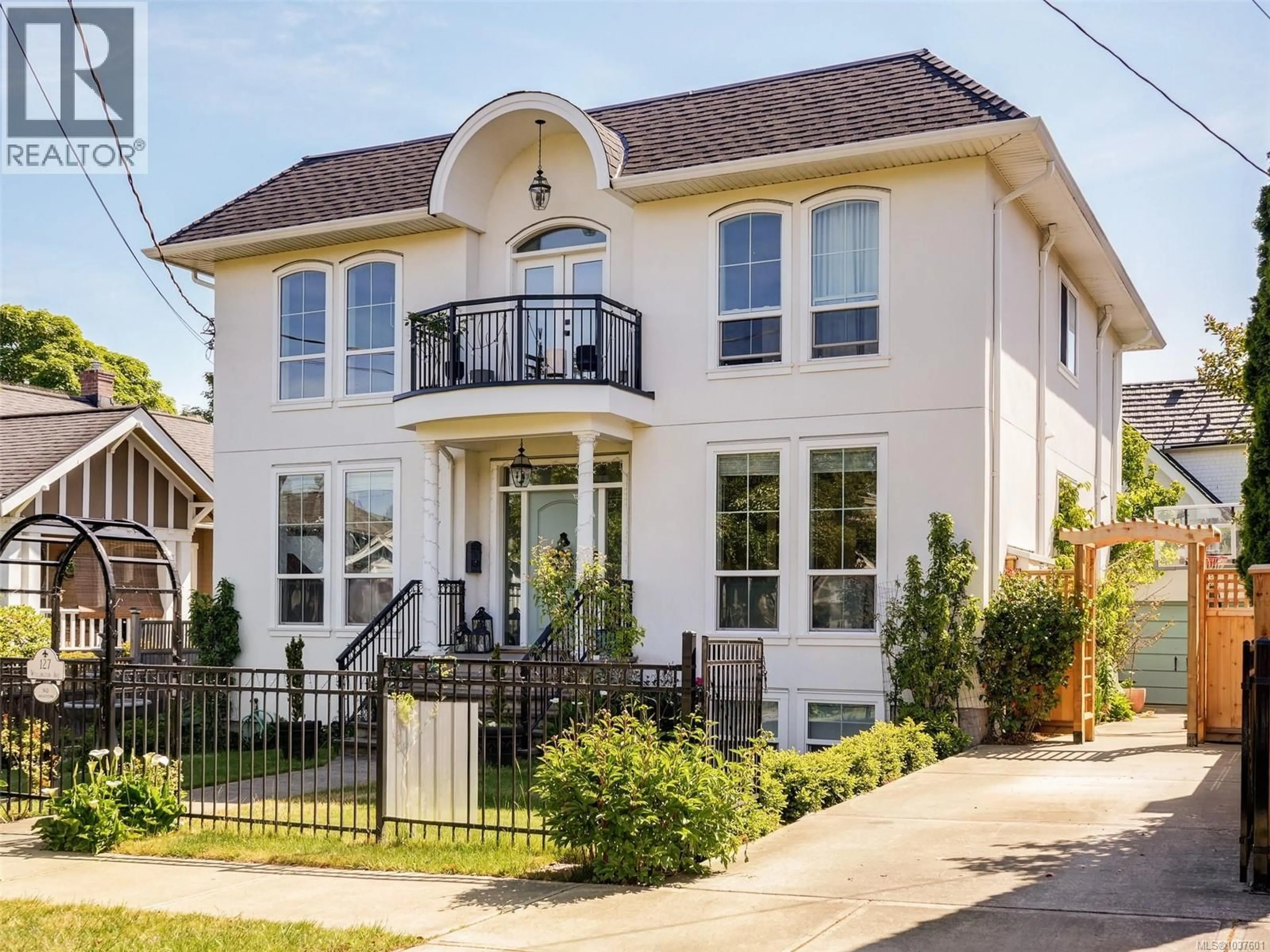 Home with brick exterior material, street for 127 WELLINGTON AVENUE, Victoria British Columbia V8V4H8