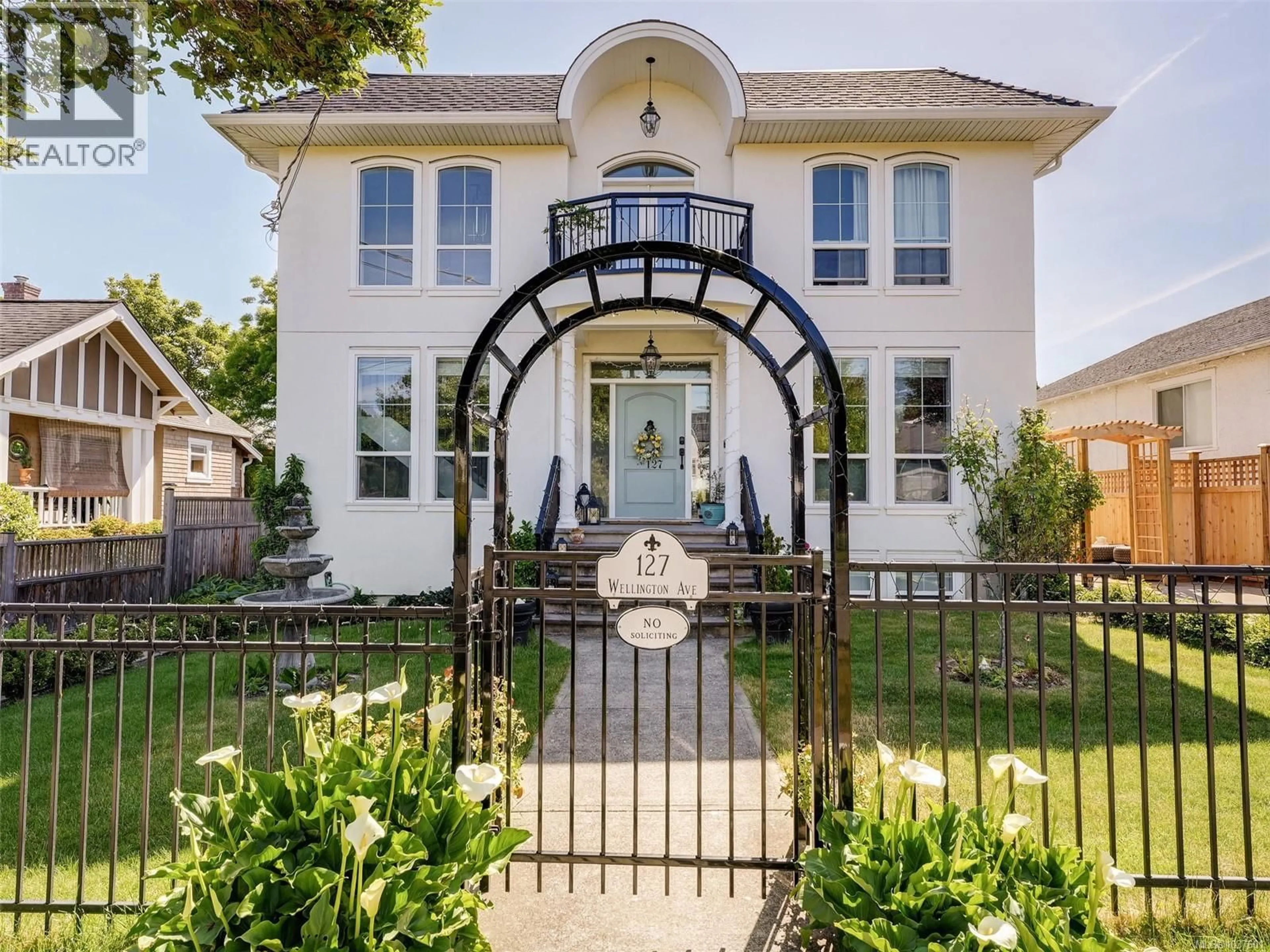 Home with brick exterior material, street for 127 WELLINGTON AVENUE, Victoria British Columbia V8V4H8