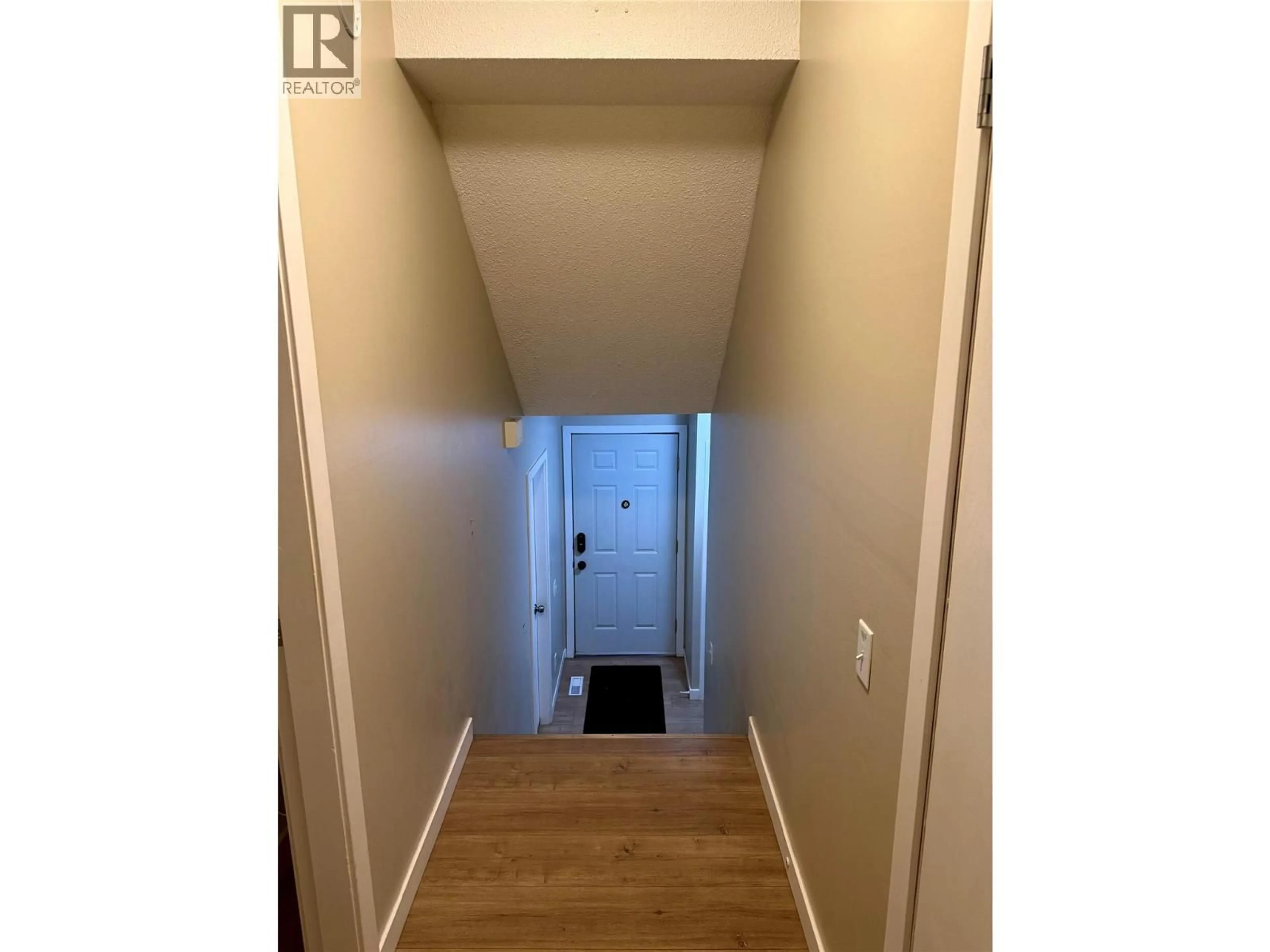 Indoor entryway for 350 - 1780 SPRINGVIEW PLACE, Kamloops British Columbia V2E1J4