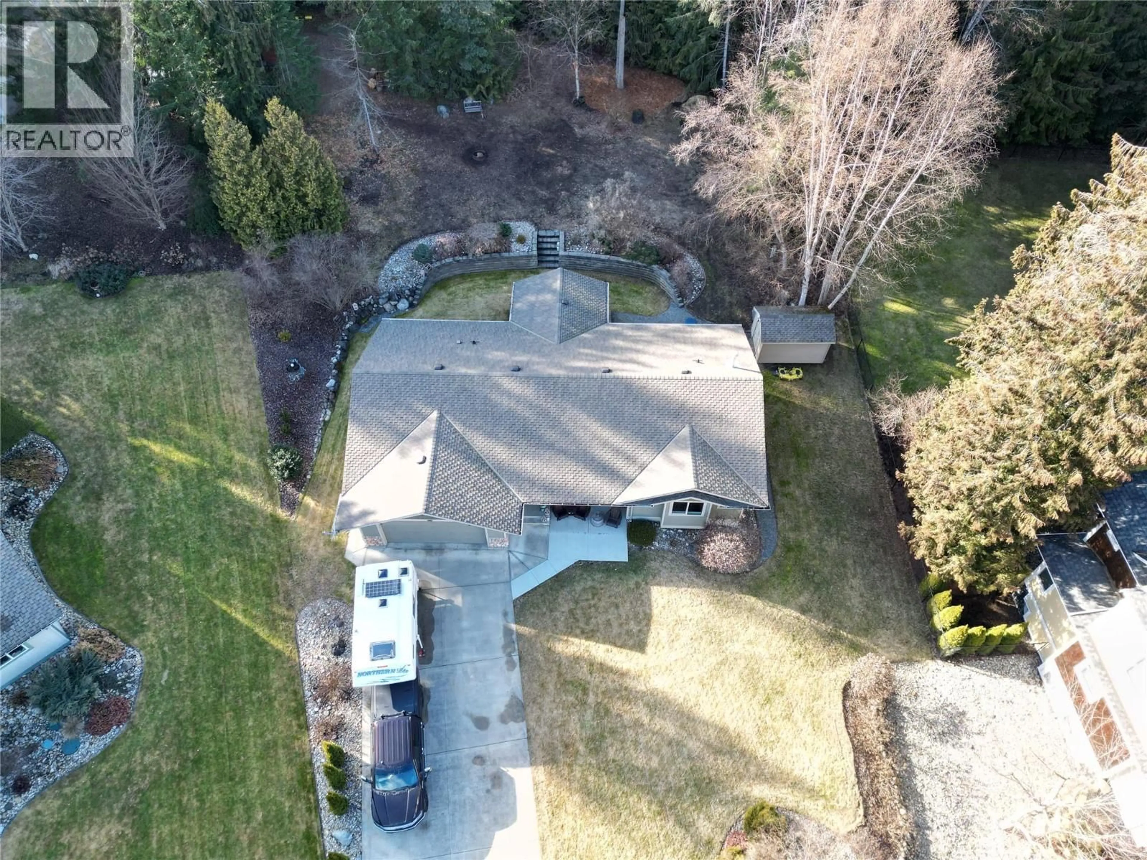 A pic from outside/outdoor area/front of a property/back of a property/a pic from drone, unknown for 2722 MOUNT DALE PLACE, Blind Bay British Columbia V0E1H1