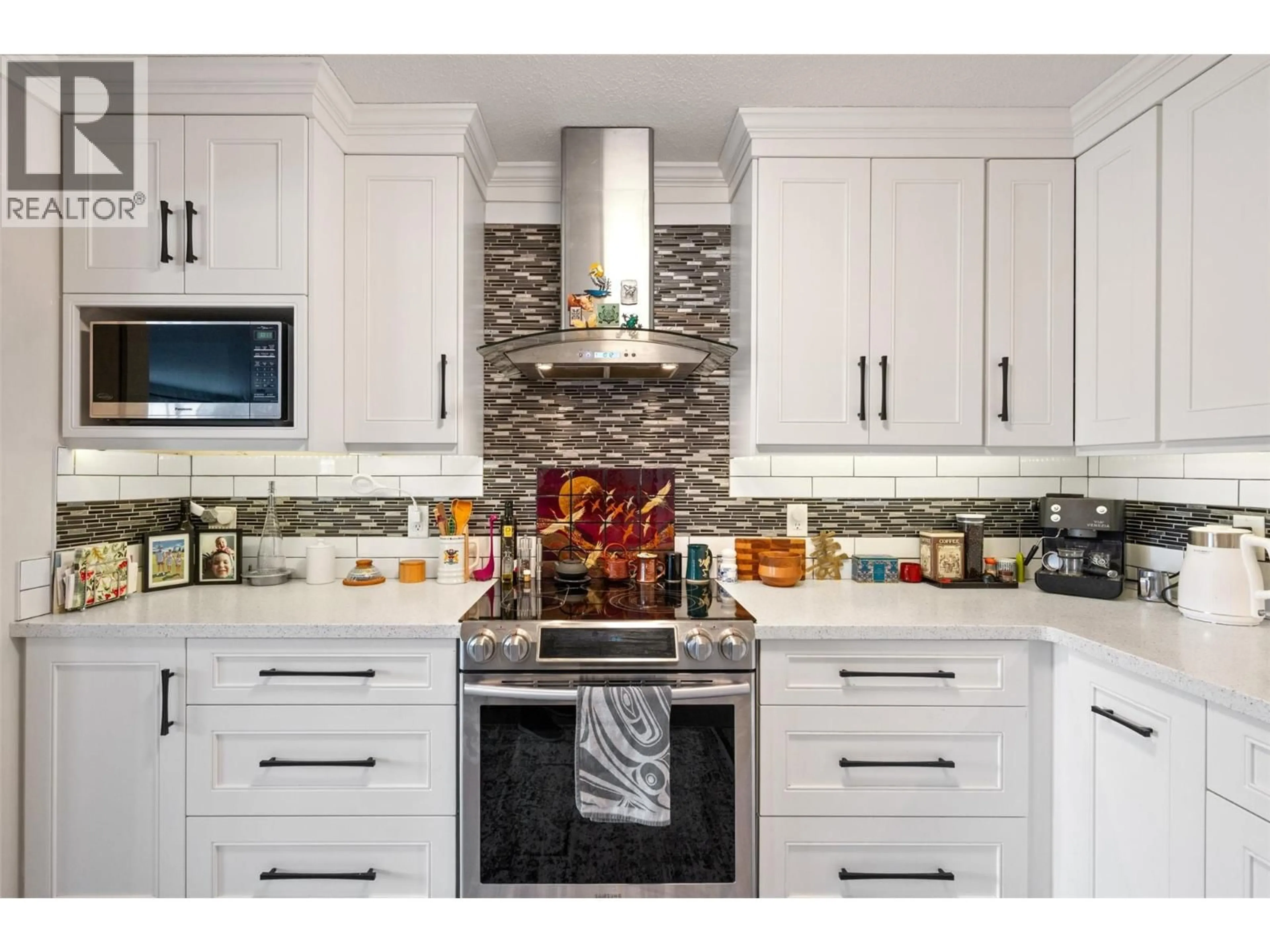 Contemporary kitchen, ceramic/tile floor for 304 - 1820 ATKINSON STREET, Penticton British Columbia V2A7M6