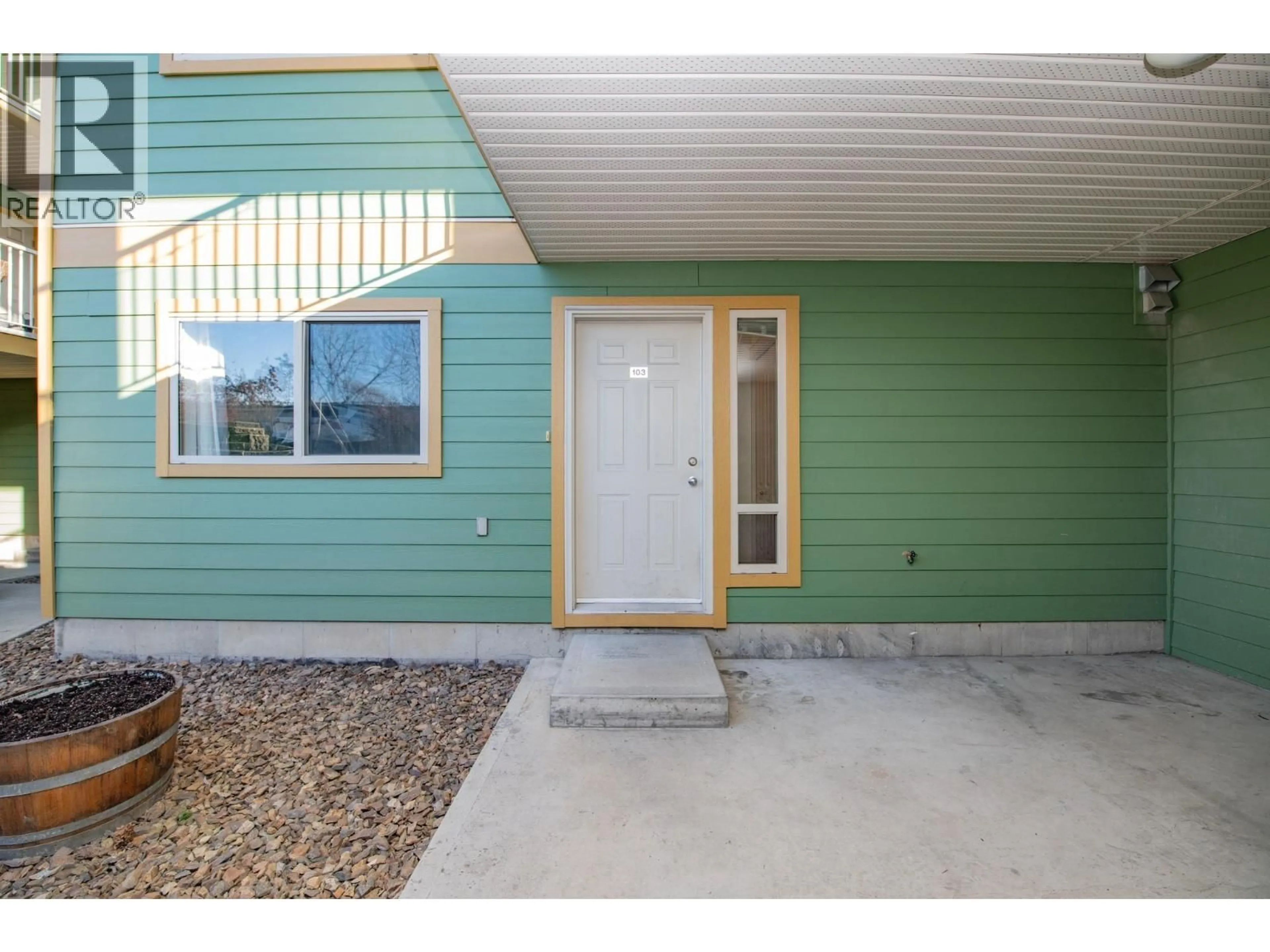 Indoor entryway for 103 - 301 BROWNE ROAD, Vernon British Columbia V1T7M2