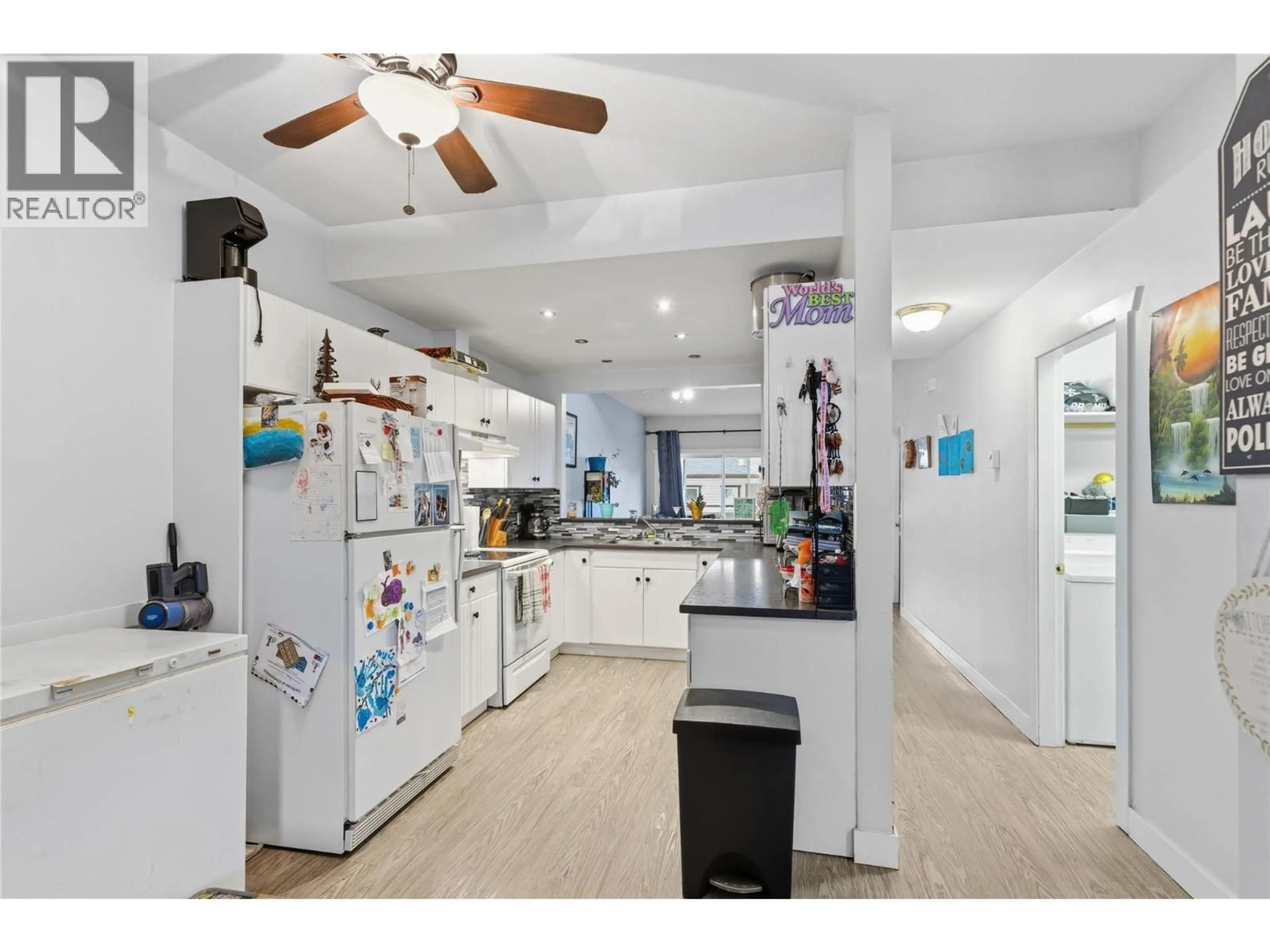 Open concept kitchen, ceramic/tile floor for 11 - 4800 HERITAGE DRIVE, Vernon British Columbia V1T7V4