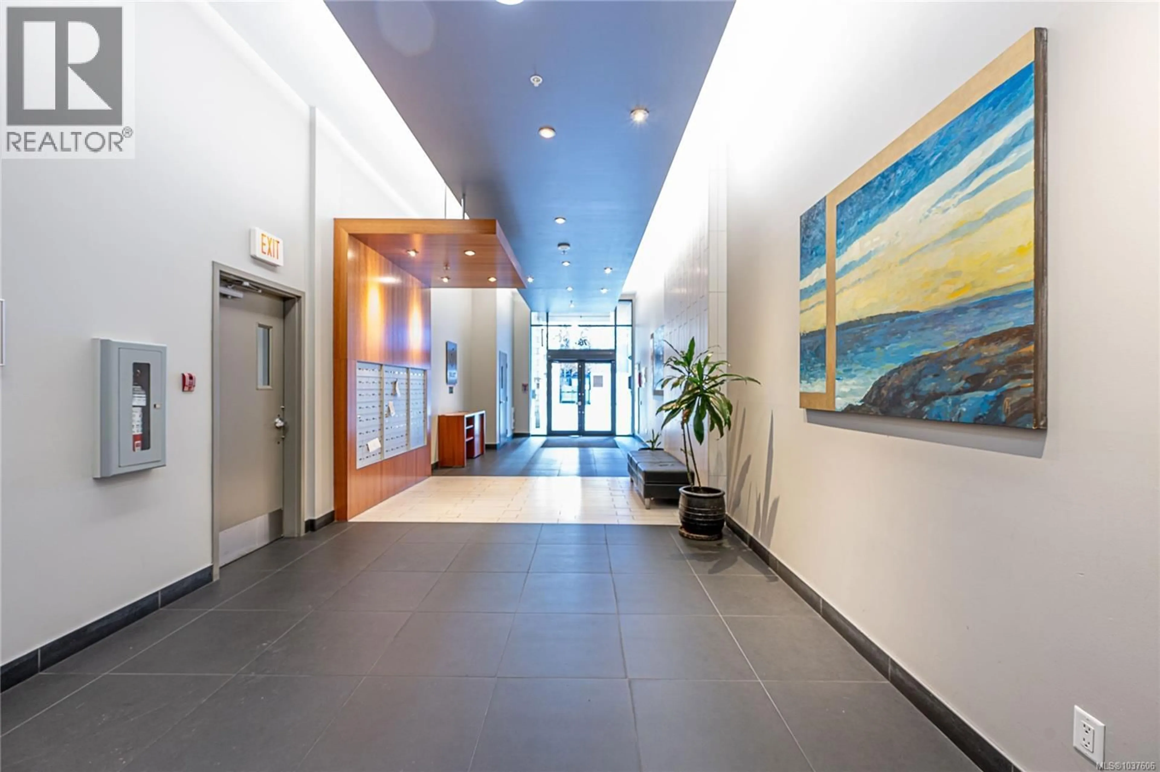 Indoor foyer for 311 - 760 JOHNSON STREET, Victoria British Columbia V8W1N1