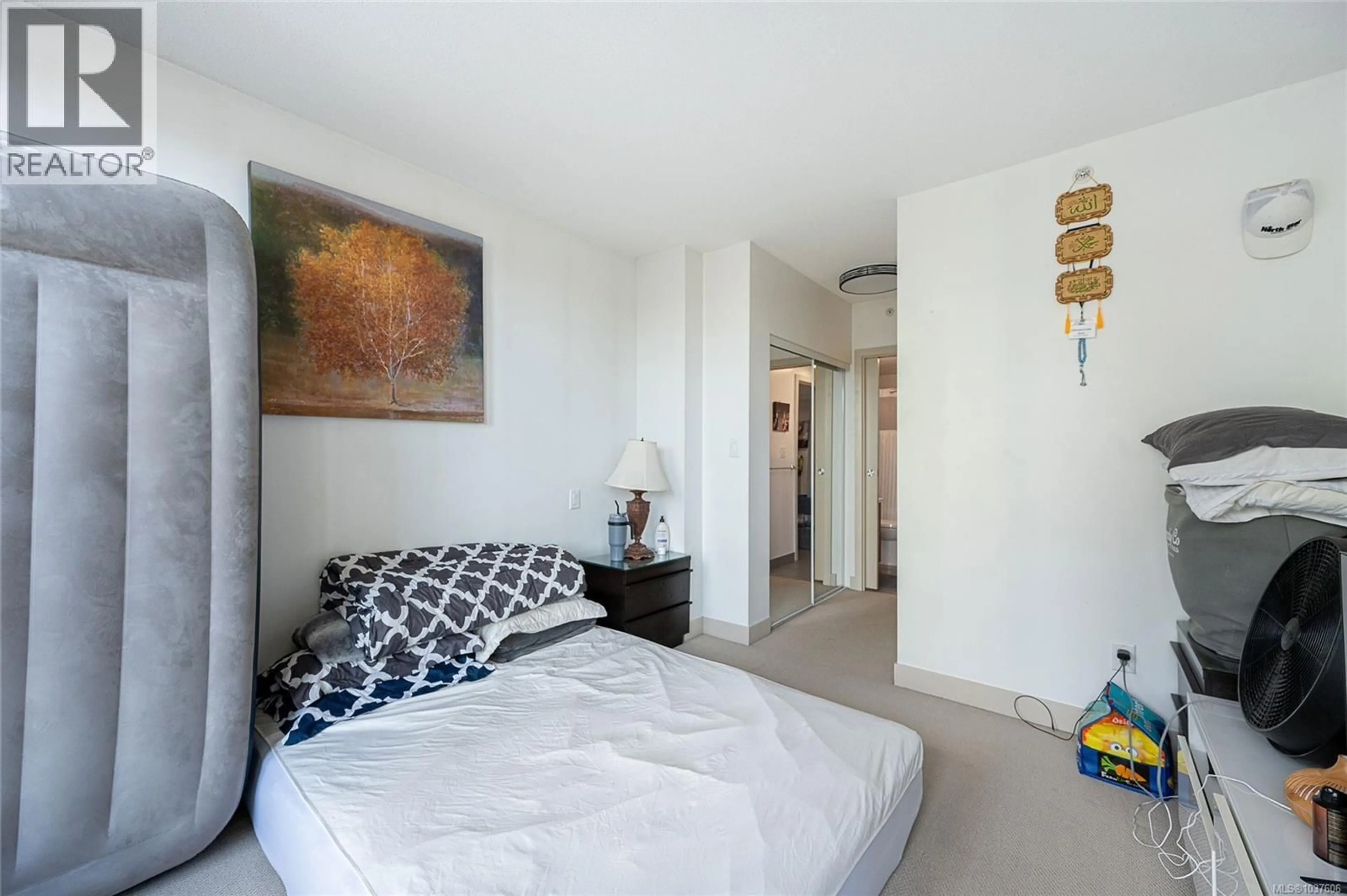 Bedroom with bed, unknown for 311 - 760 JOHNSON STREET, Victoria British Columbia V8W1N1