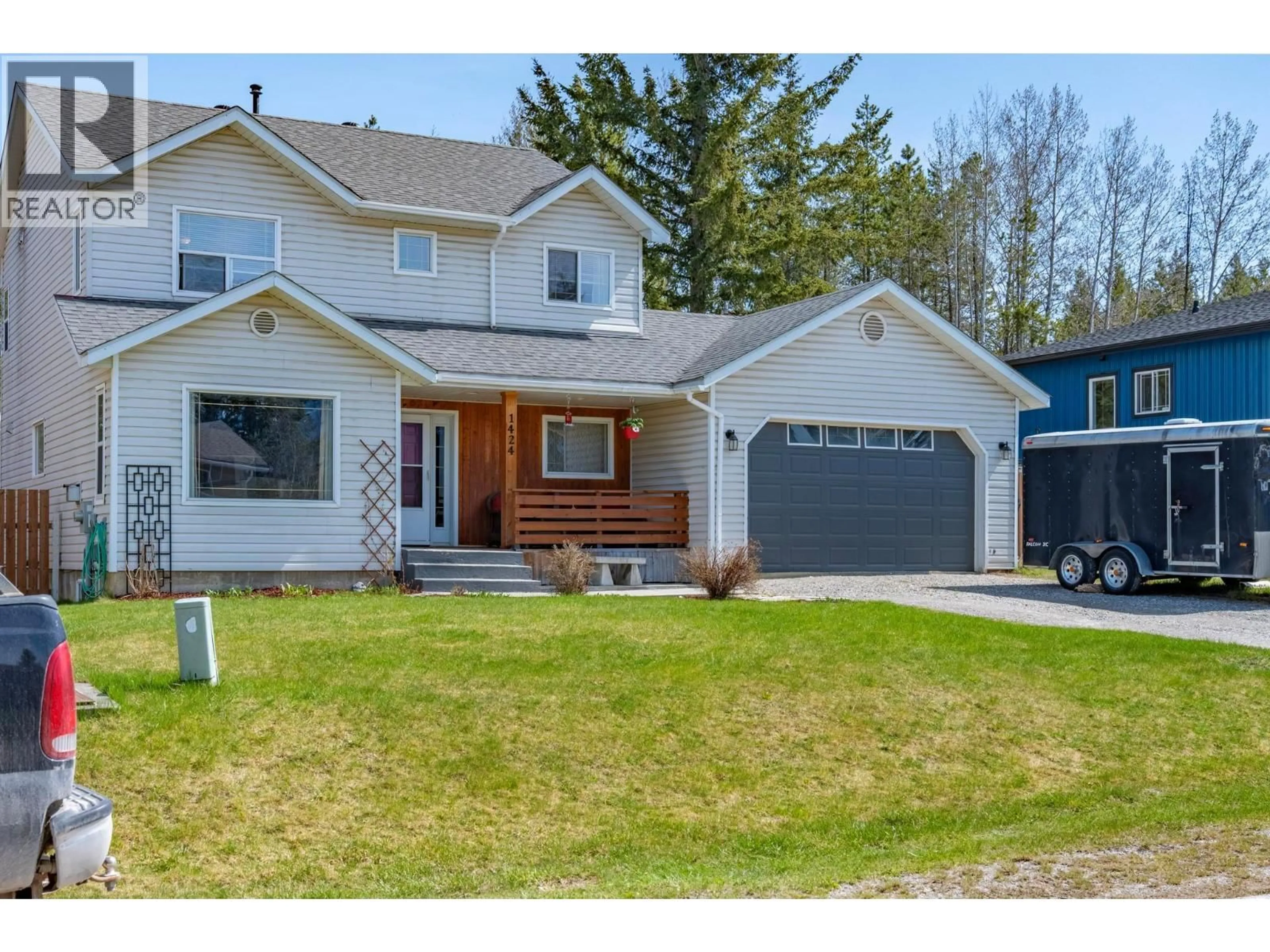 Home with vinyl exterior material, street for 1424 DEER RIDGE ROAD, Golden British Columbia V0A1H1