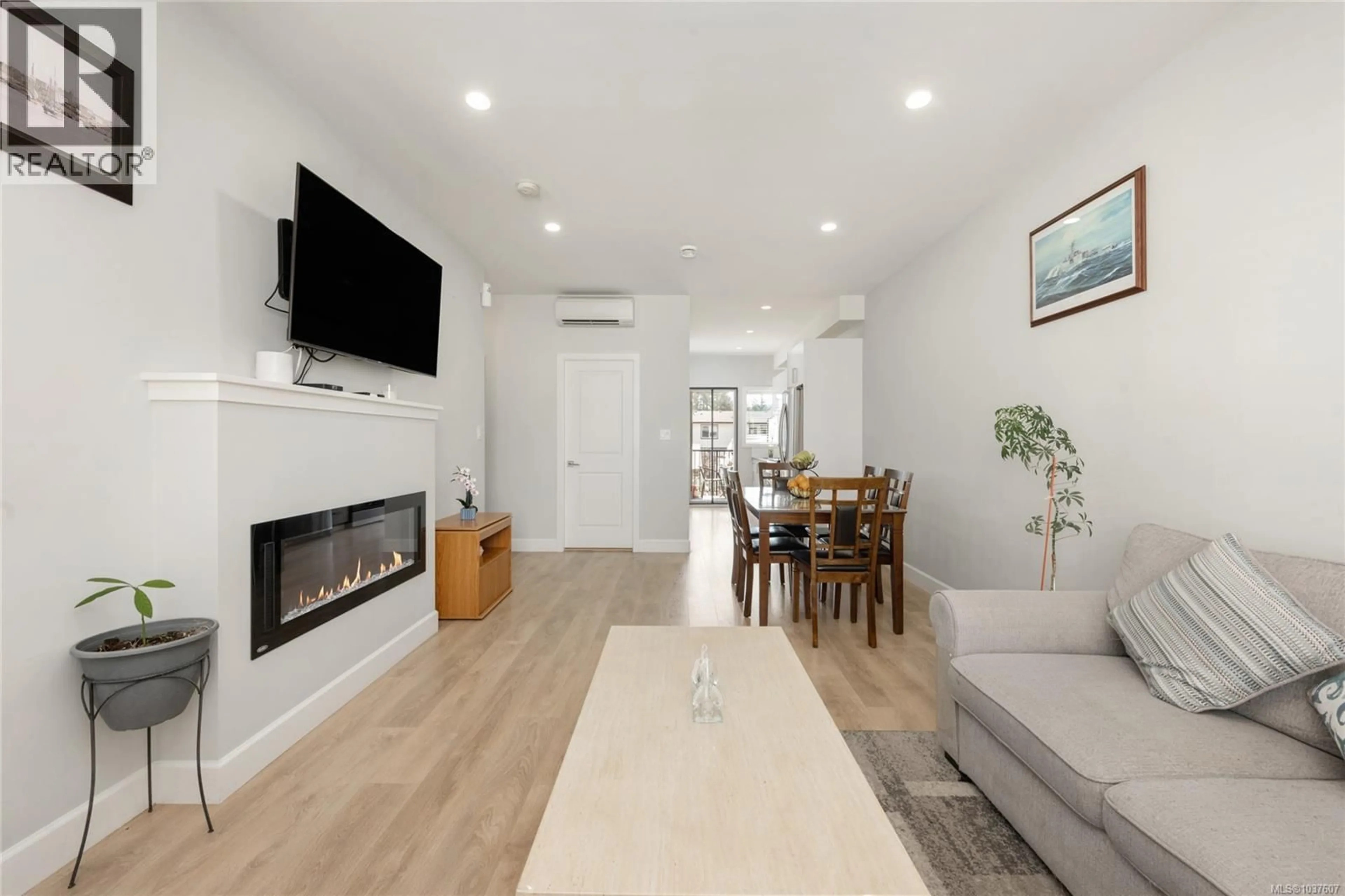Living room with furniture, unknown for 405 - 3351 LUXTON ROAD, Langford British Columbia V9C0P2