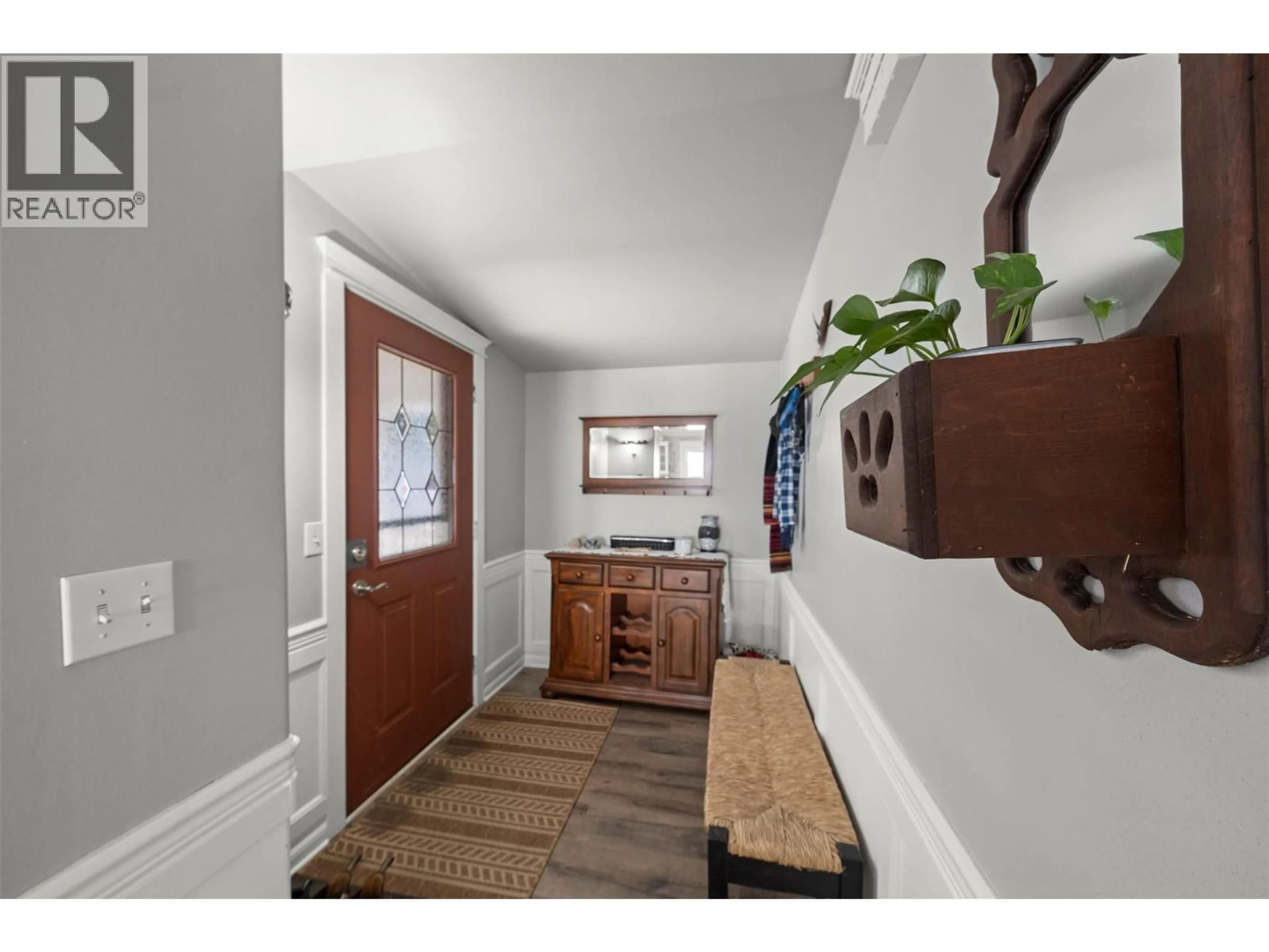 Indoor entryway for 1999 HIGHWAY 97 S OTHER, West Kelowna British Columbia V1Z1B2