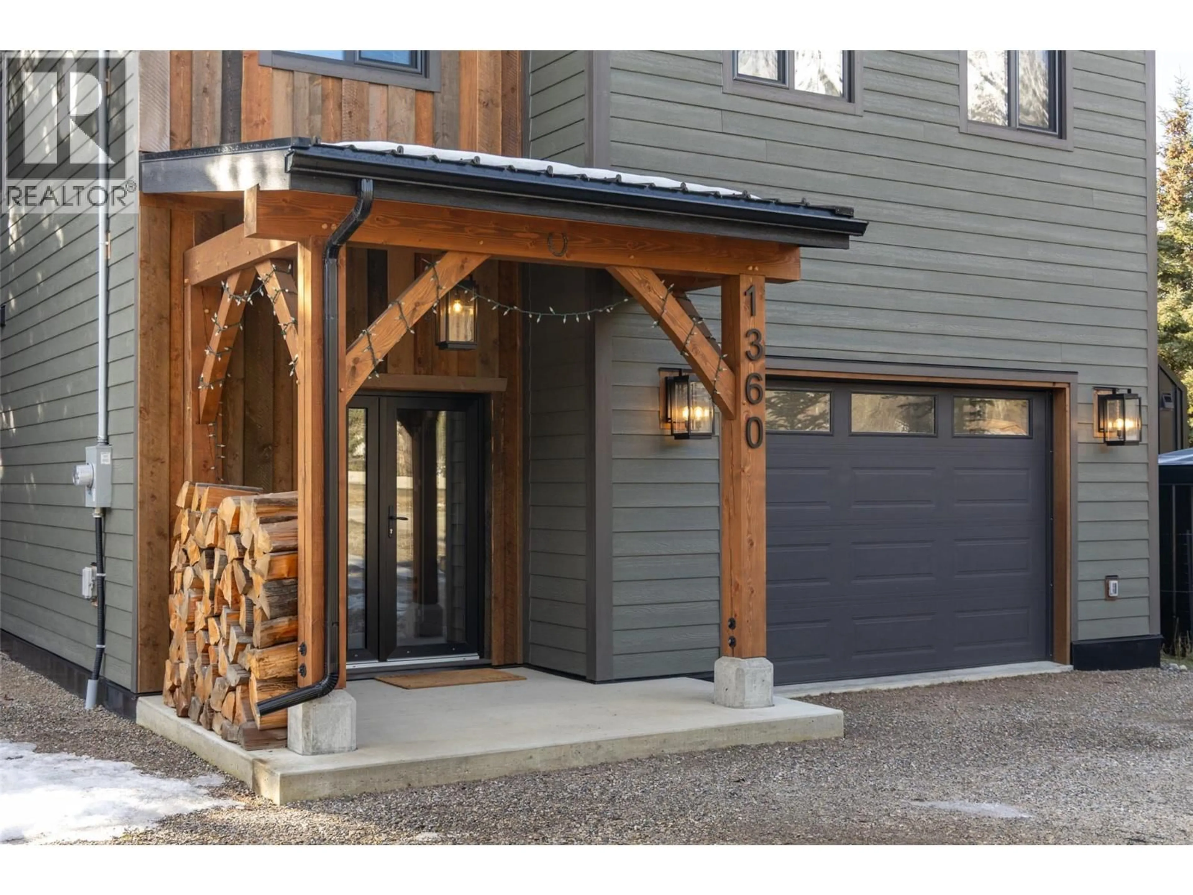 Indoor entryway for 1360 MCLEOD AVENUE, Fernie British Columbia V0B1M1