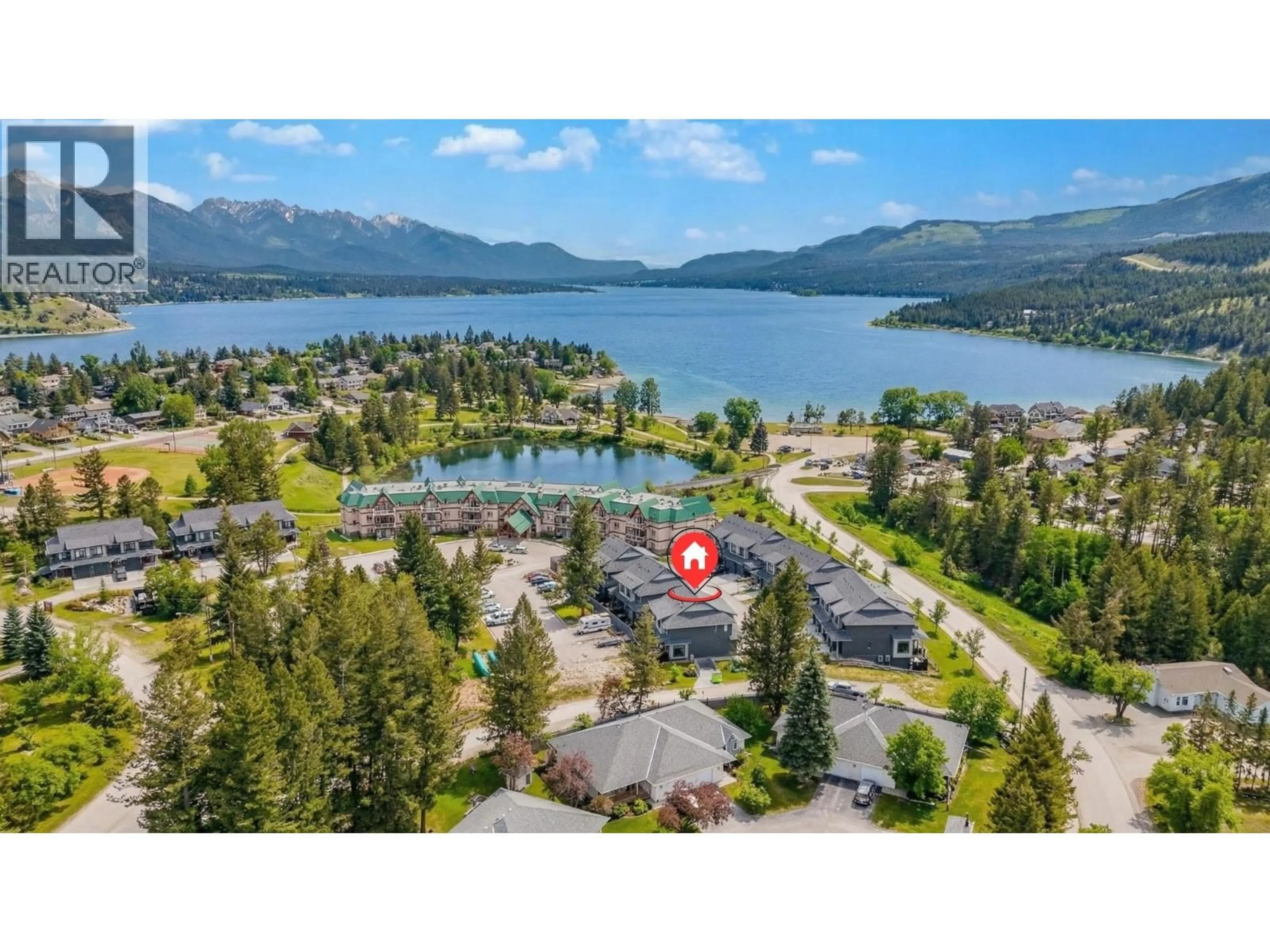 A pic from outside/outdoor area/front of a property/back of a property/a pic from drone, water/lake/river/ocean view for 15 - 703 15A CRESCENT, Invermere British Columbia V0A1K0