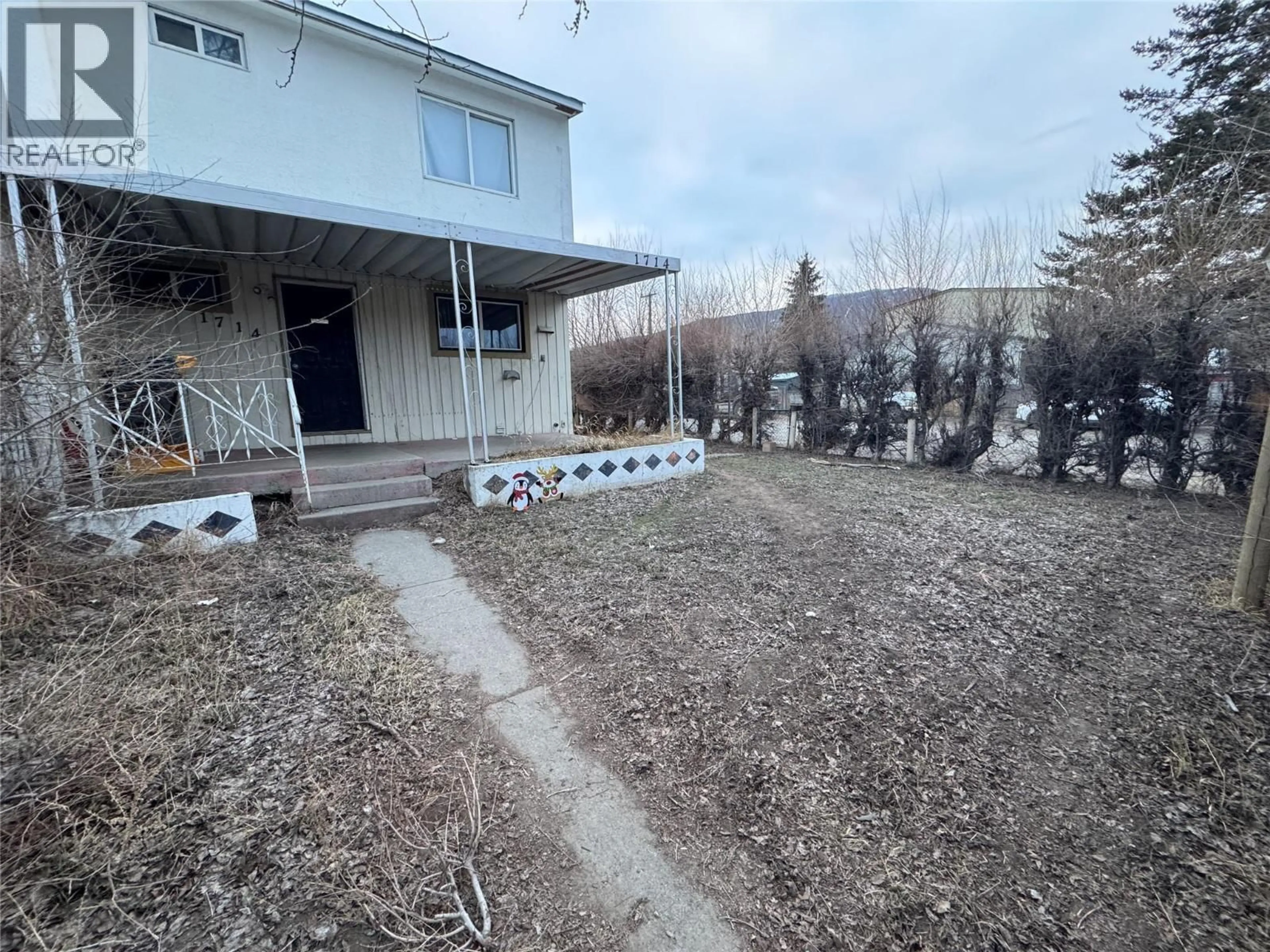 A pic from outside/outdoor area/front of a property/back of a property/a pic from drone, unknown for 1714 DOUGLAS STREET, Merritt British Columbia V1K1B8