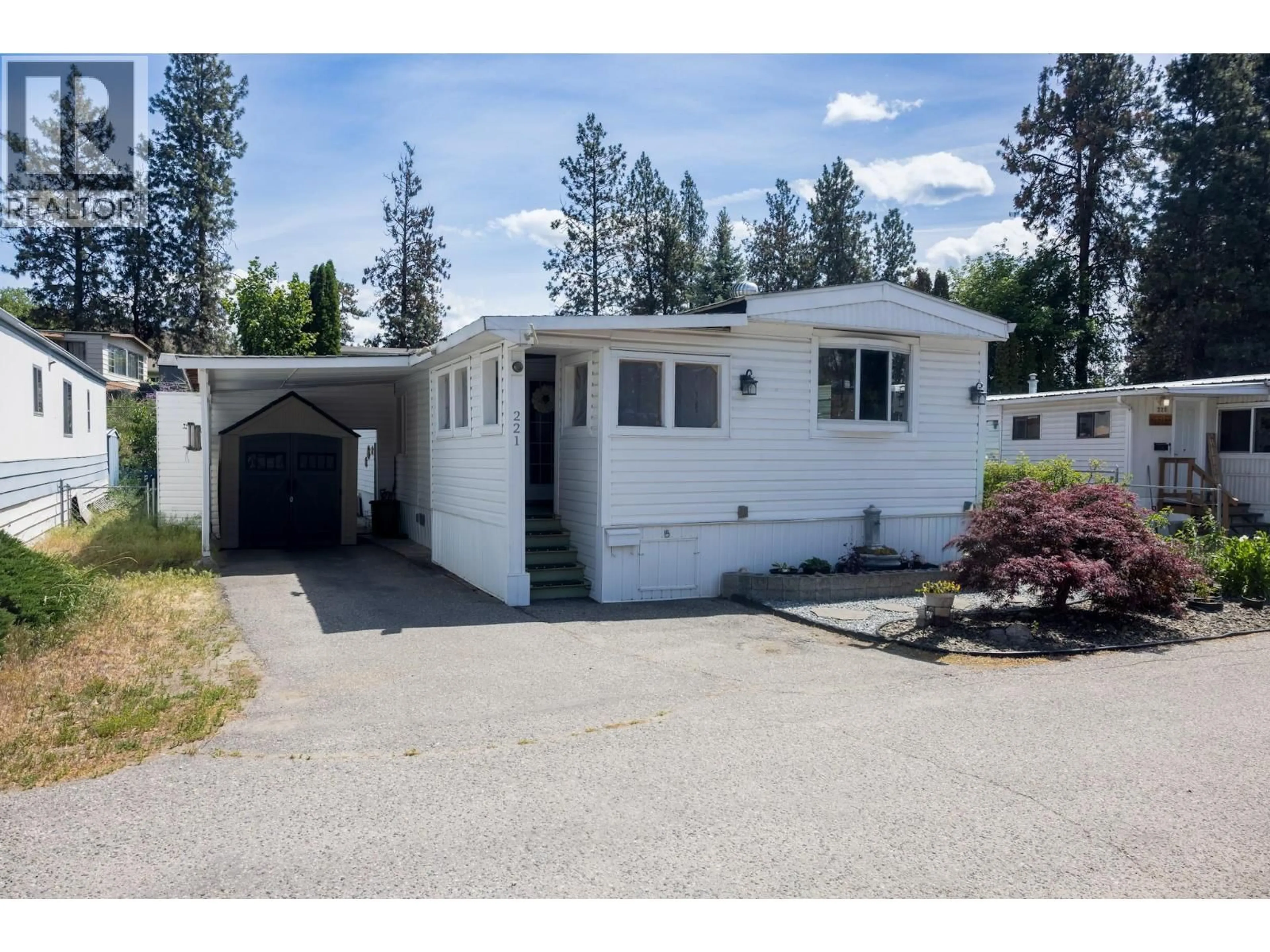 Home with vinyl exterior material, street for 221 - 1999 HIGHWAY 97 S OTHER, West Kelowna British Columbia V1Z1B2