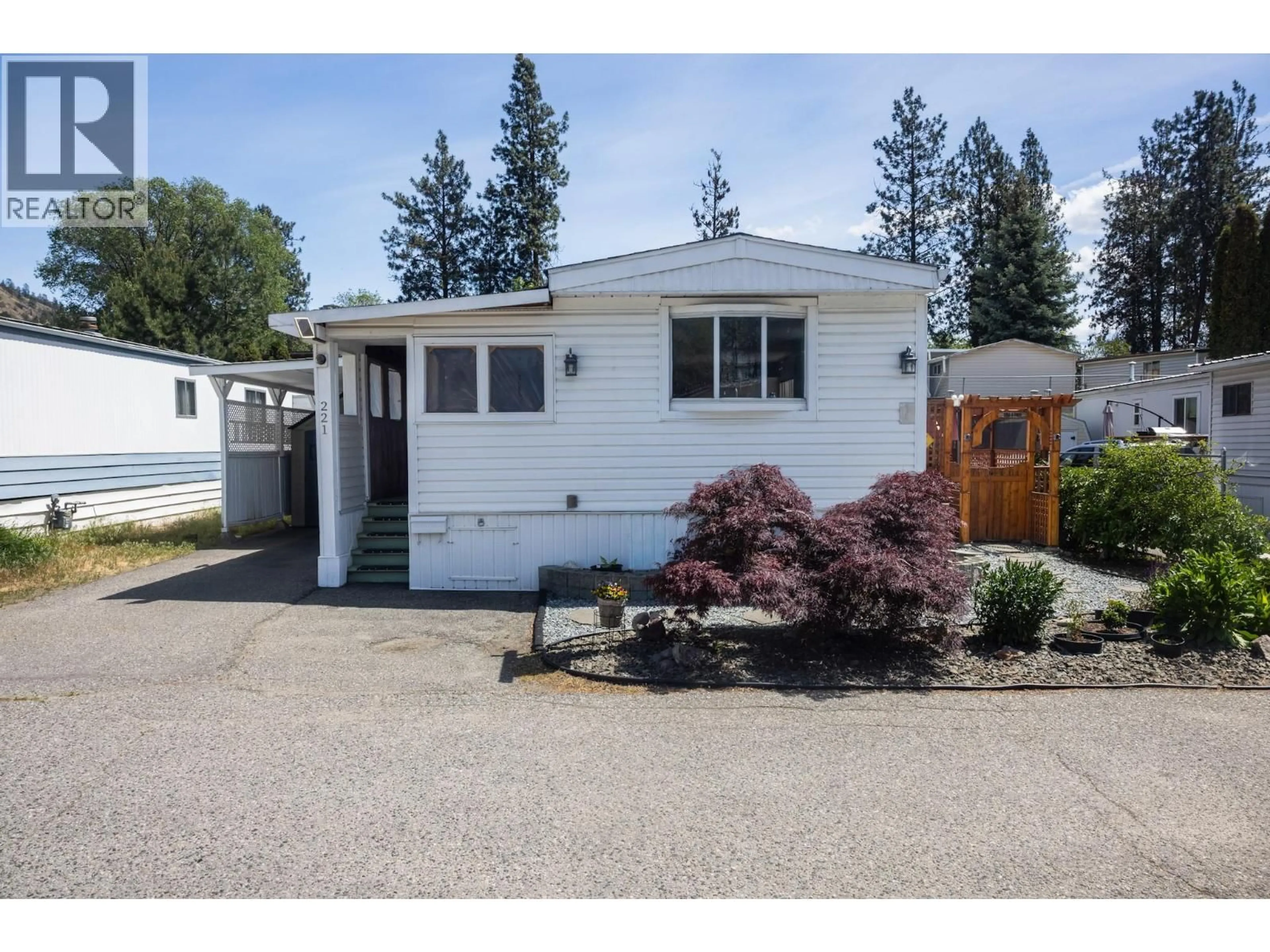Home with vinyl exterior material, street for 221 - 1999 HIGHWAY 97 S OTHER, West Kelowna British Columbia V1Z1B2