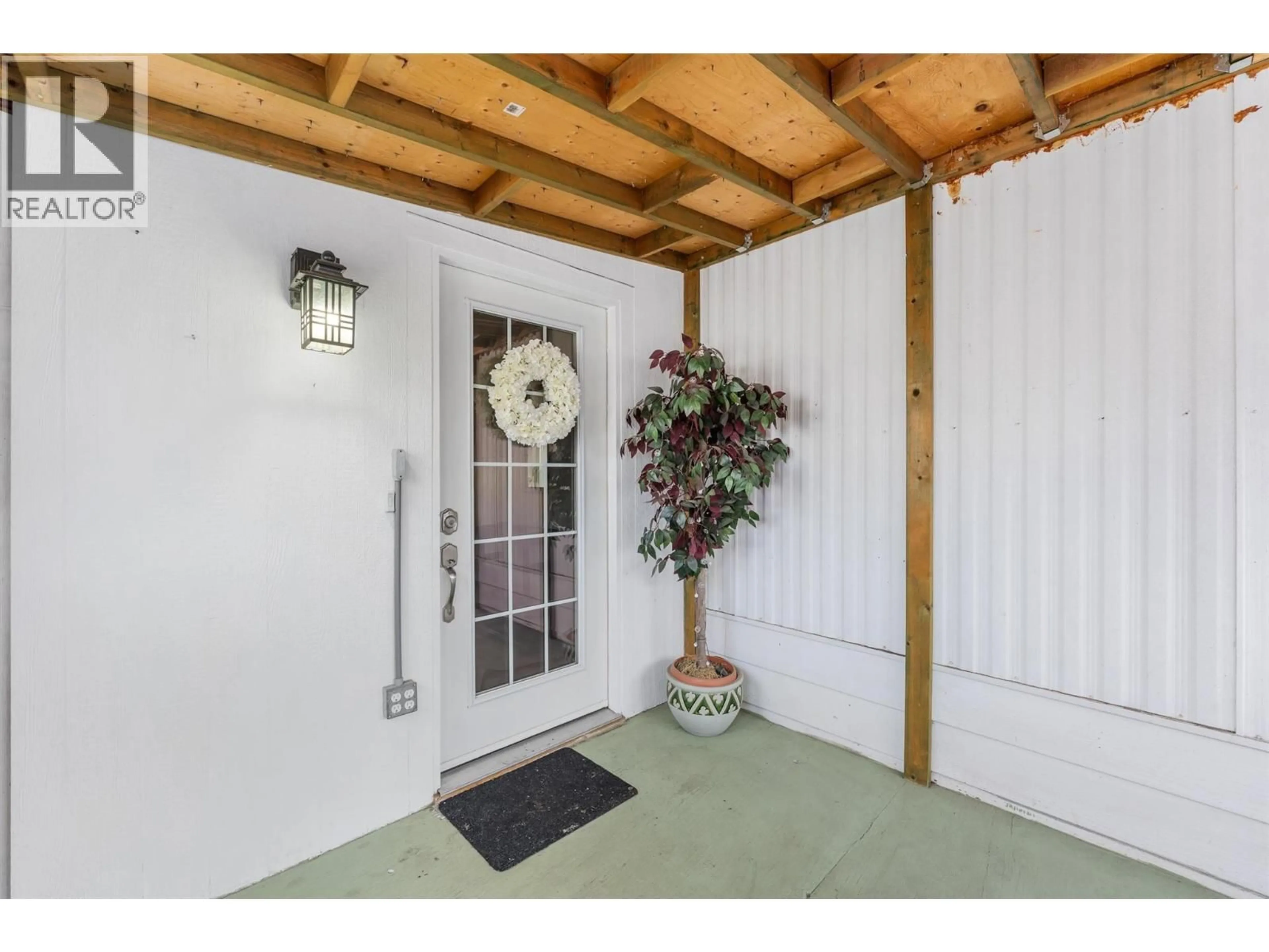 Indoor entryway for 221 - 1999 HIGHWAY 97 S OTHER, West Kelowna British Columbia V1Z1B2