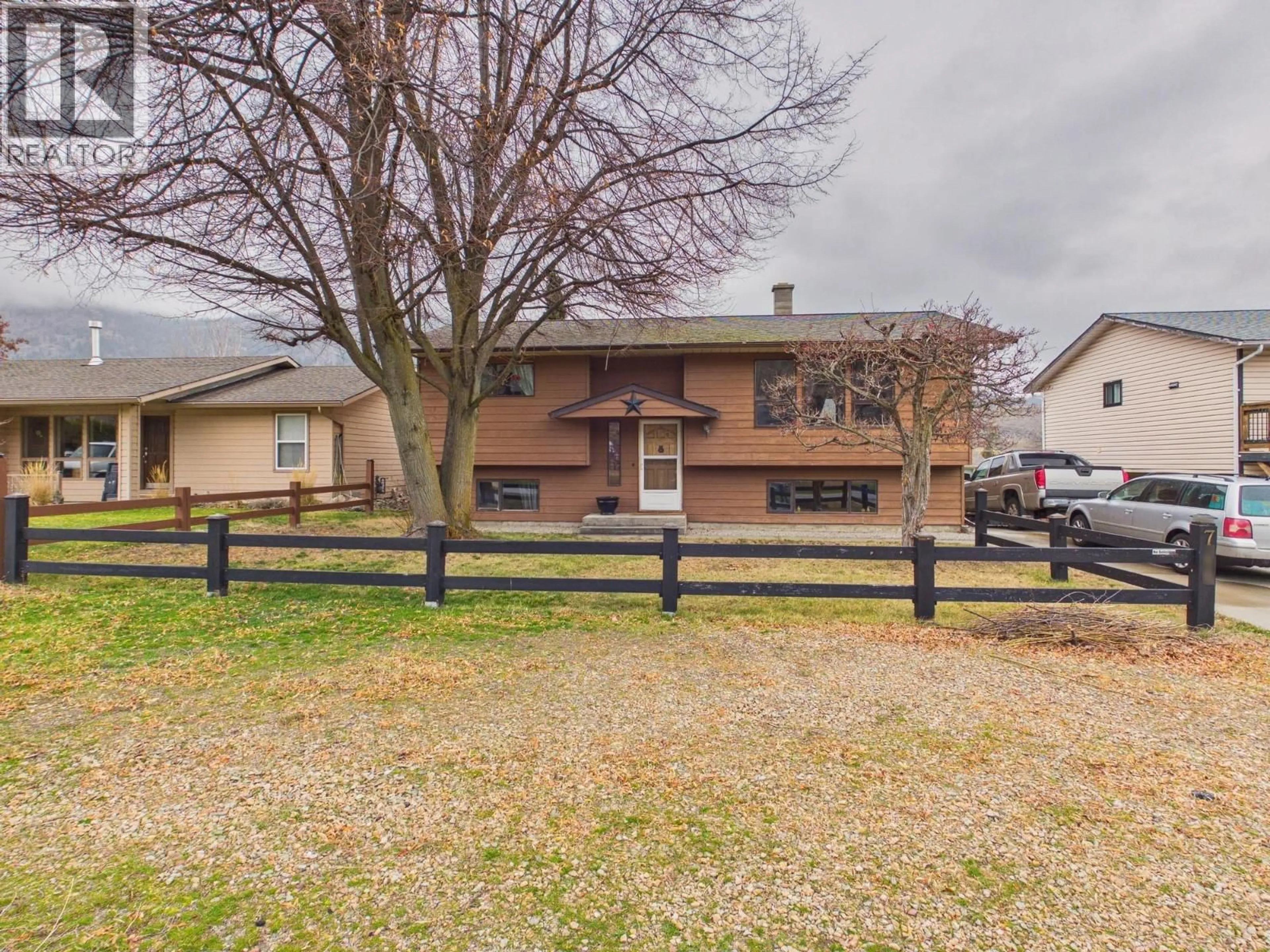 A pic from outside/outdoor area/front of a property/back of a property/a pic from drone, street for 740 MAPLE STREET, Okanagan Falls British Columbia V0H1R2