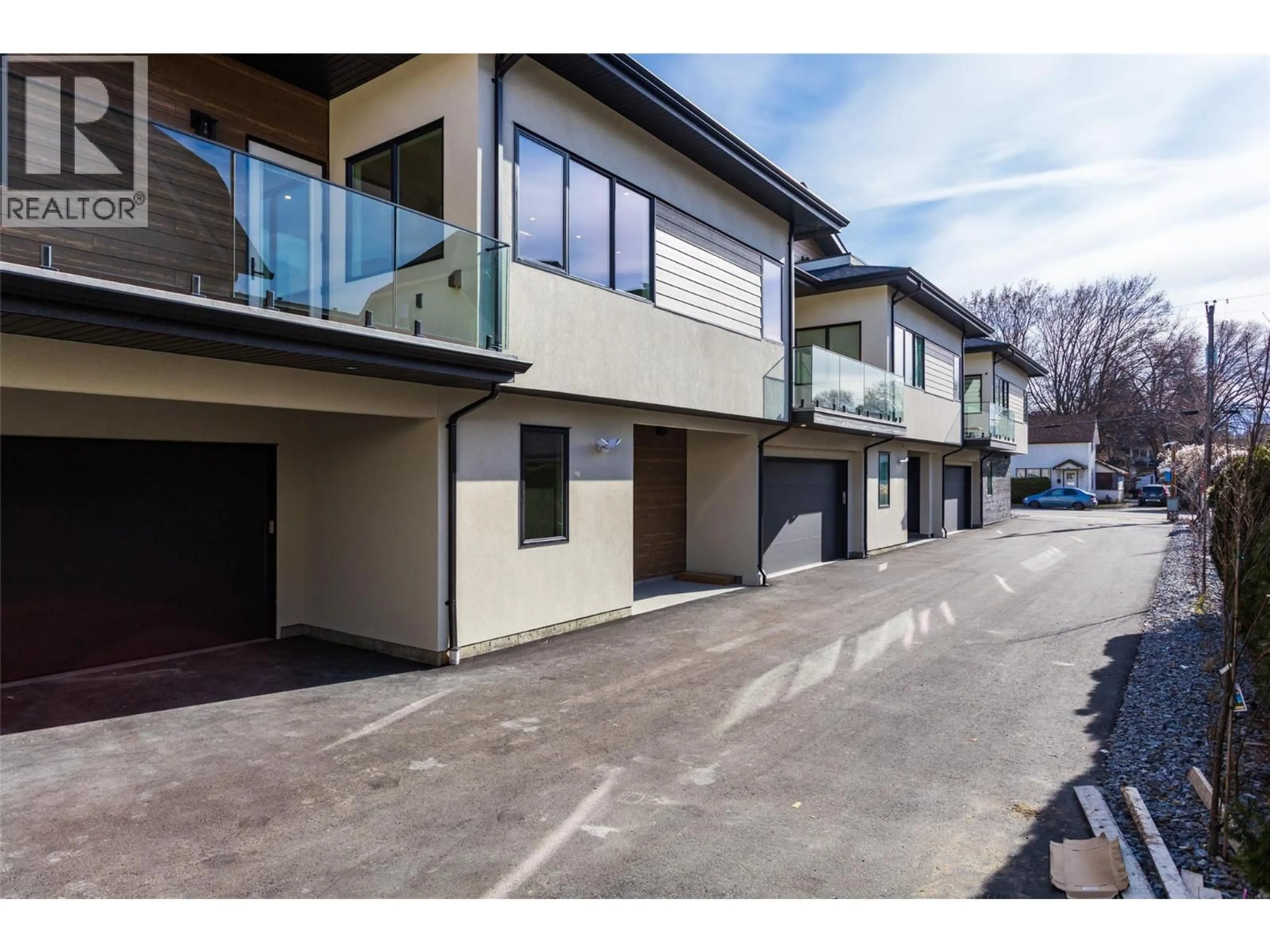 Unknown for 3 - 970 LAWSON AVENUE, Kelowna British Columbia V1Y6T1