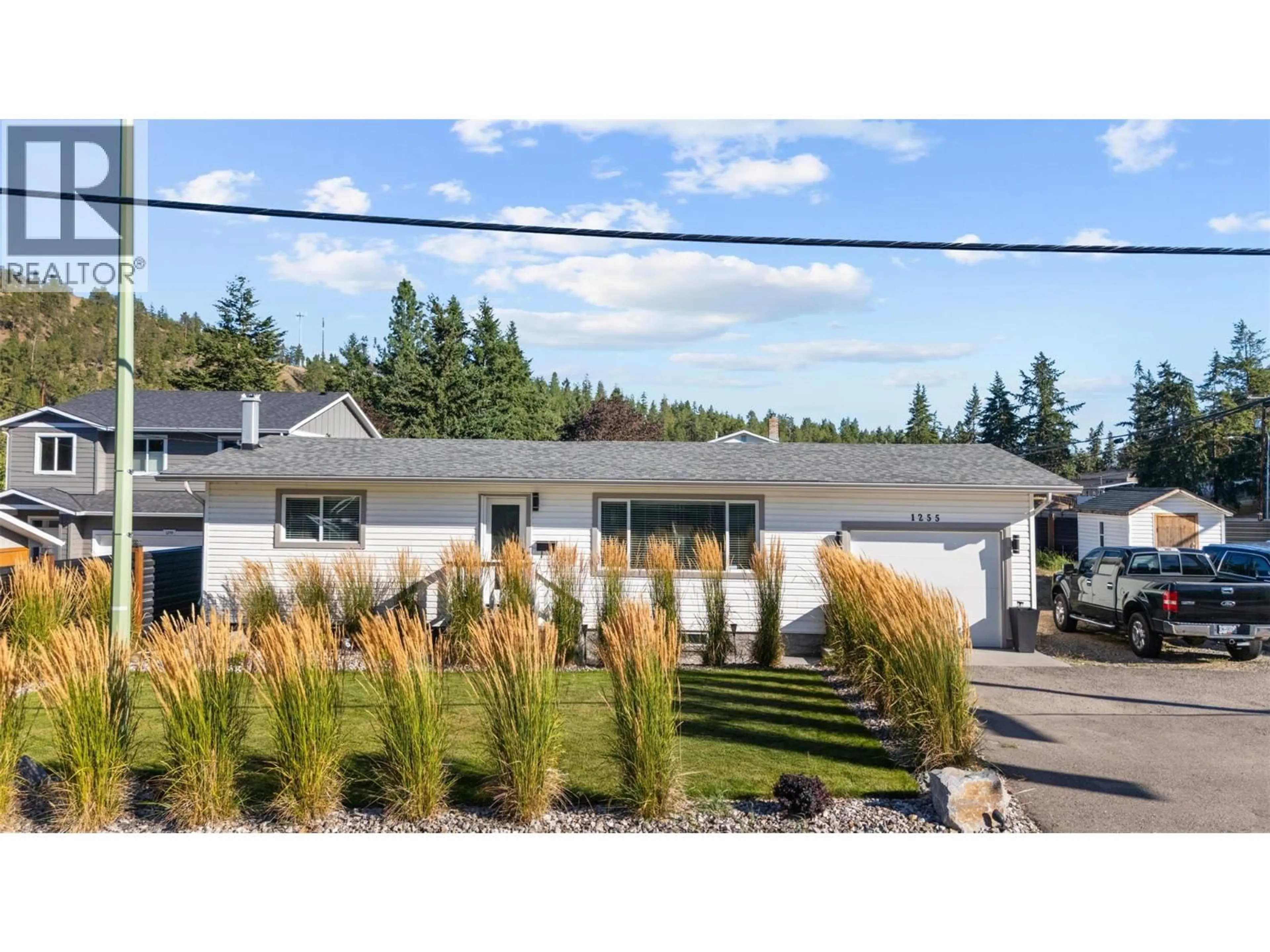 Home with vinyl exterior material, unknown for 1255 RIO DRIVE, Kelowna British Columbia V1V1E2