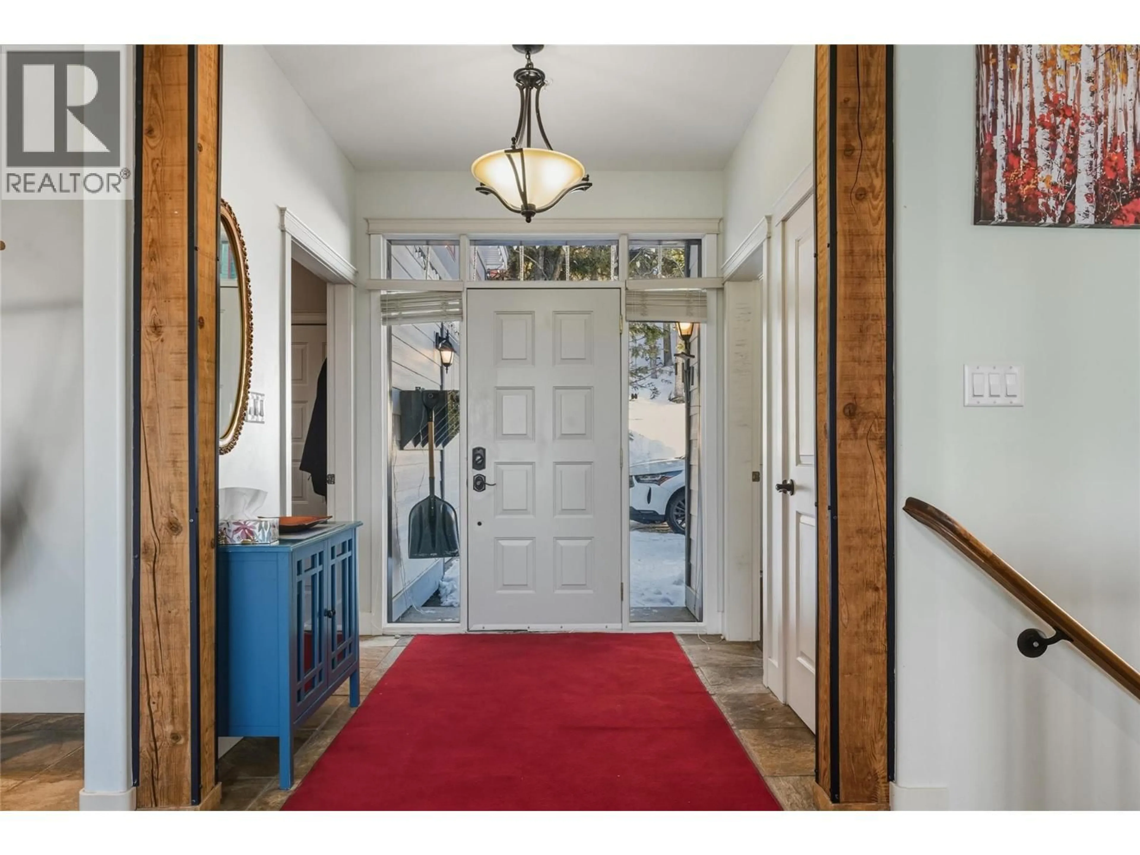 Indoor entryway for 725 MONASHEE ROAD, Silver Star British Columbia V1B0S5