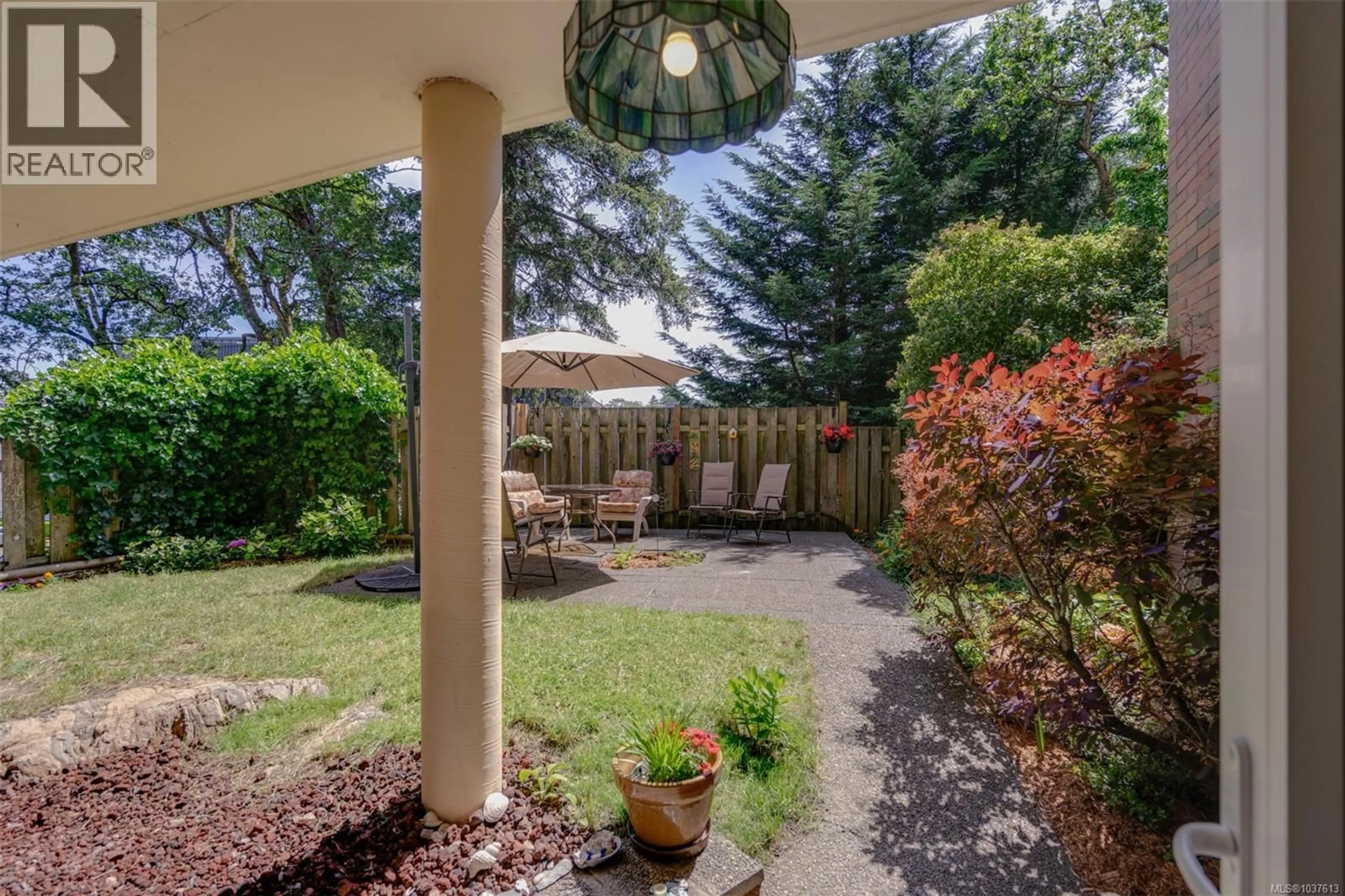Patio, street for 103 - 4030 QUADRA STREET, Saanich British Columbia V8X1K2