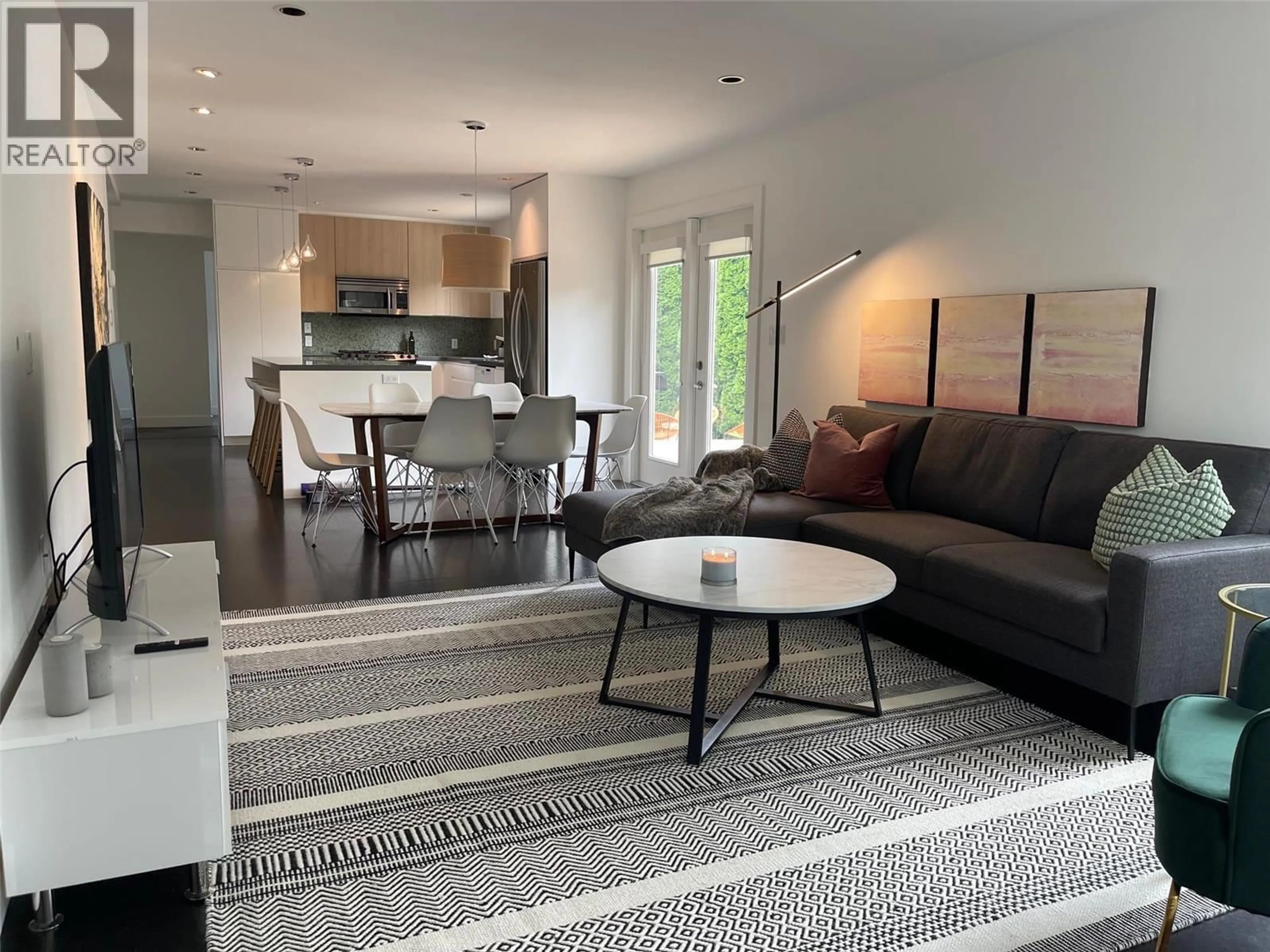 Living room with furniture, unknown for 751 + 753 MARTIN AVENUE NORTH, Kelowna British Columbia V1Y6V4